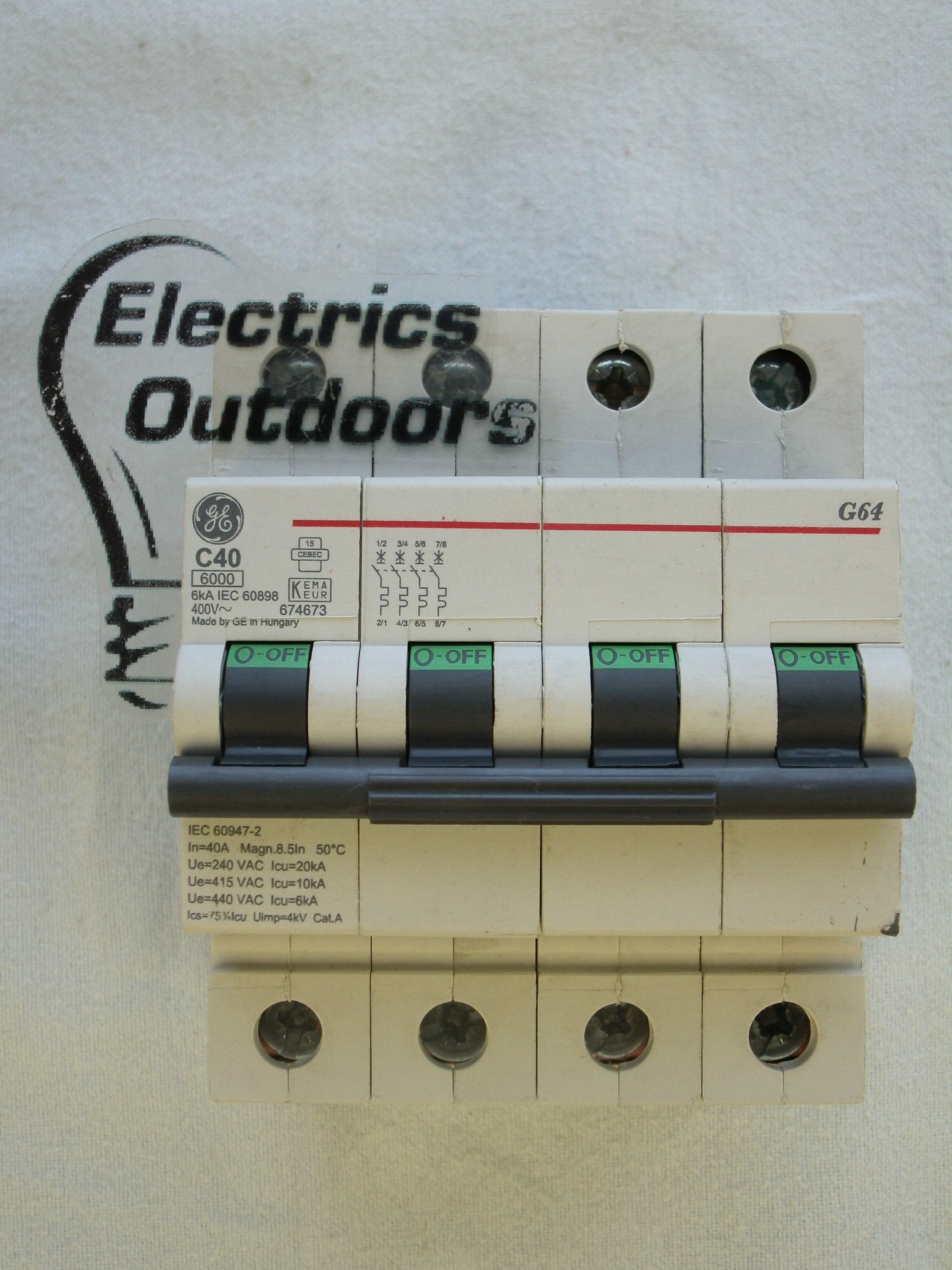 GENERAL ELECTRIC 40 AMP CURVE C 6kA FOUR POLE MCB CIRCUIT BREAKER G64 674673