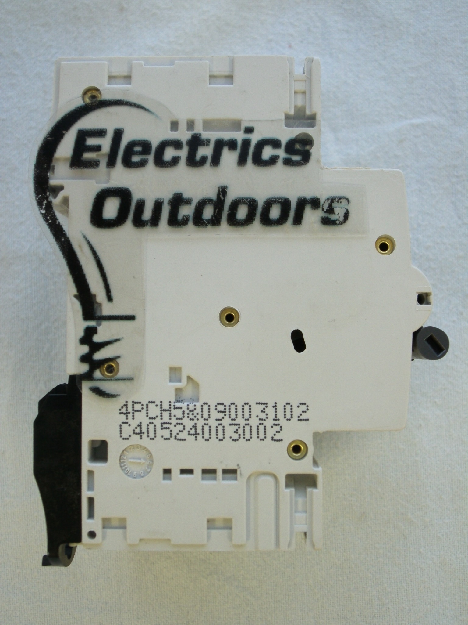 GENERAL ELECTRIC 40 AMP CURVE C 6kA FOUR POLE MCB CIRCUIT BREAKER G64 674673