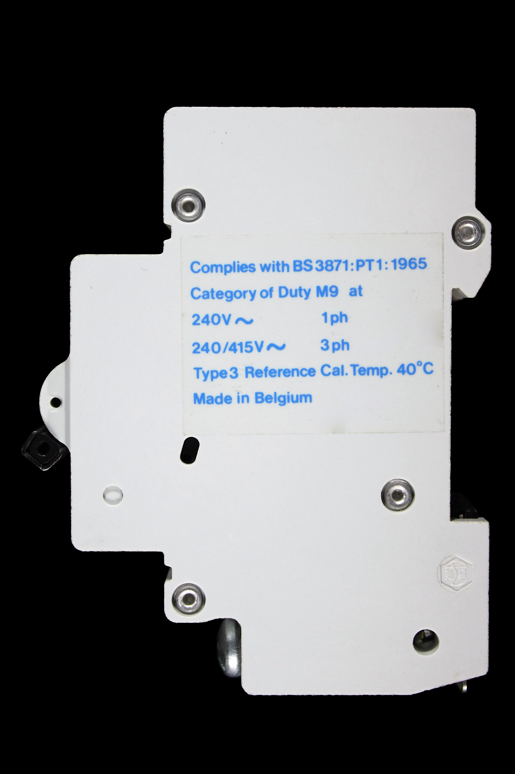 GEC VYNCKIER 32 AMP TYPE 3 M9 TRIPLE POLE MCB CIRCUIT BREAKER X332
