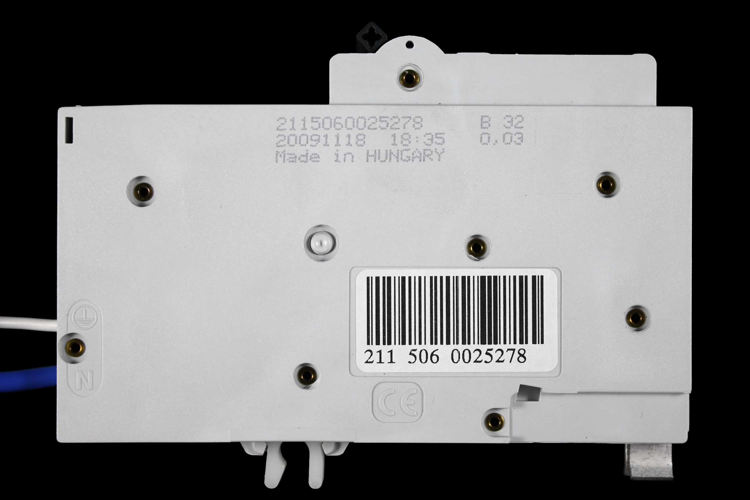 SQUARE D 32 AMP CURVE B 10kA 30mA RCBO TYPE AC QOE 132B03