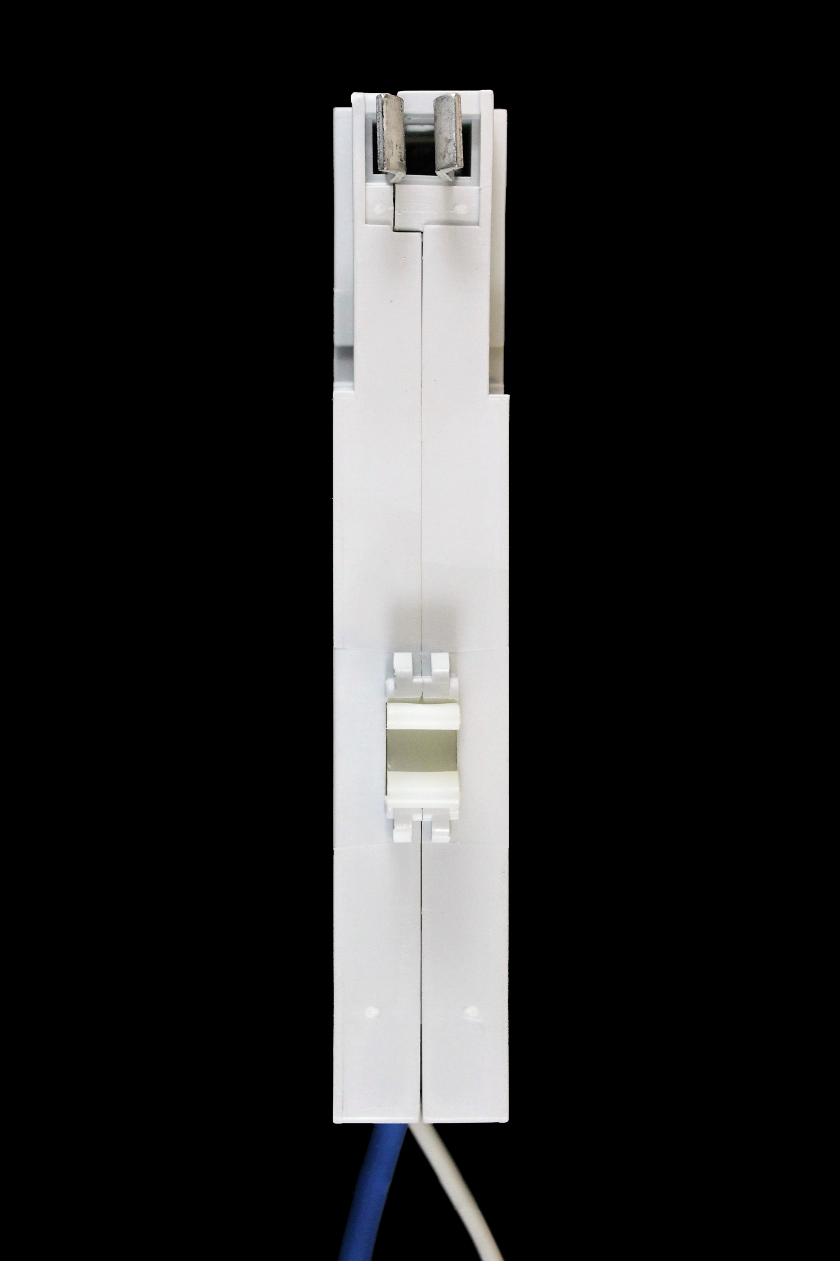 SQUARE D 32 AMP CURVE B 10kA 30mA RCBO TYPE AC QOE 132B03