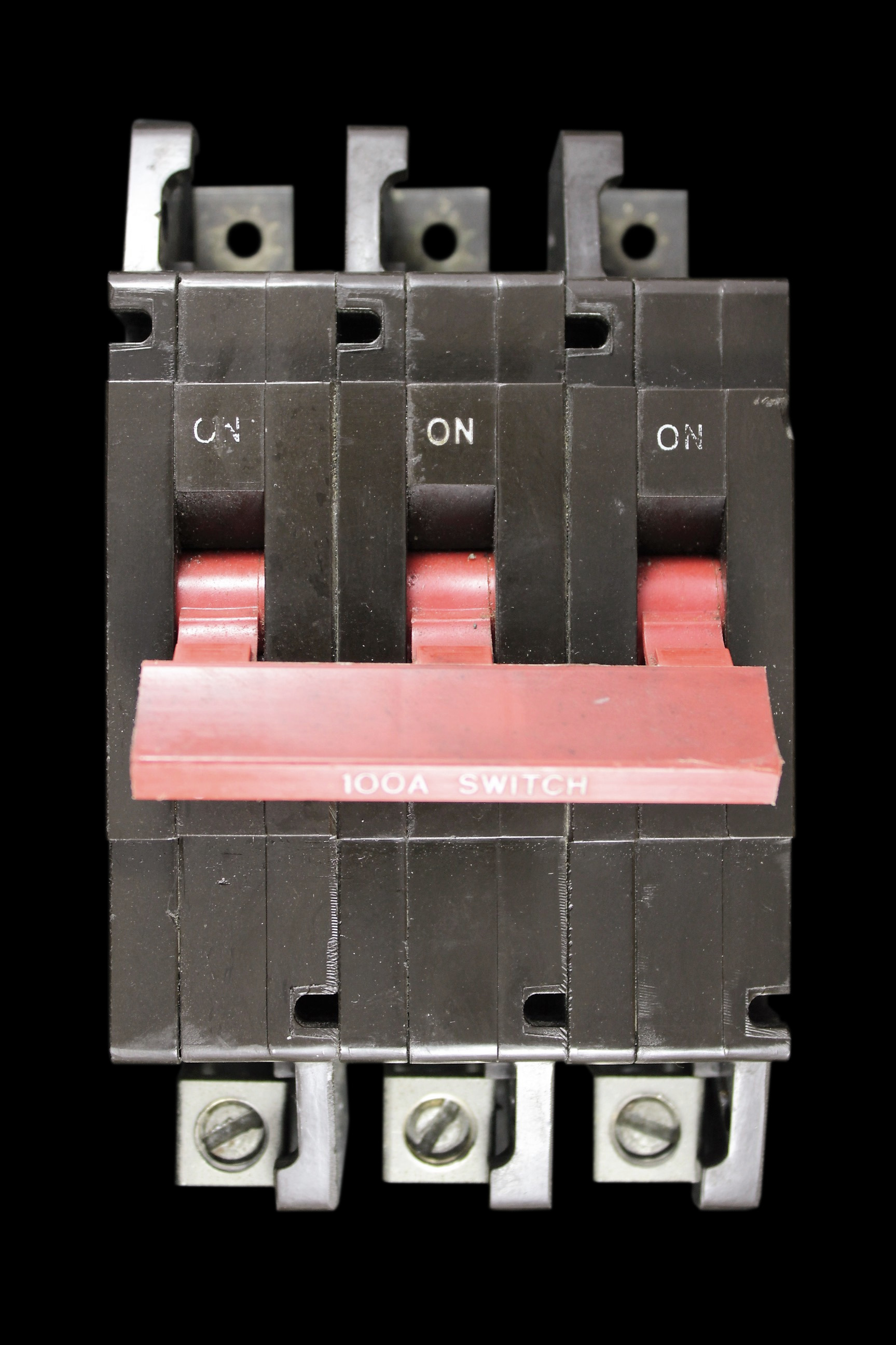 CRABTREE 100 AMP TRIPLE POLE MAIN SWITCH DISCONNECTOR C50 C-50