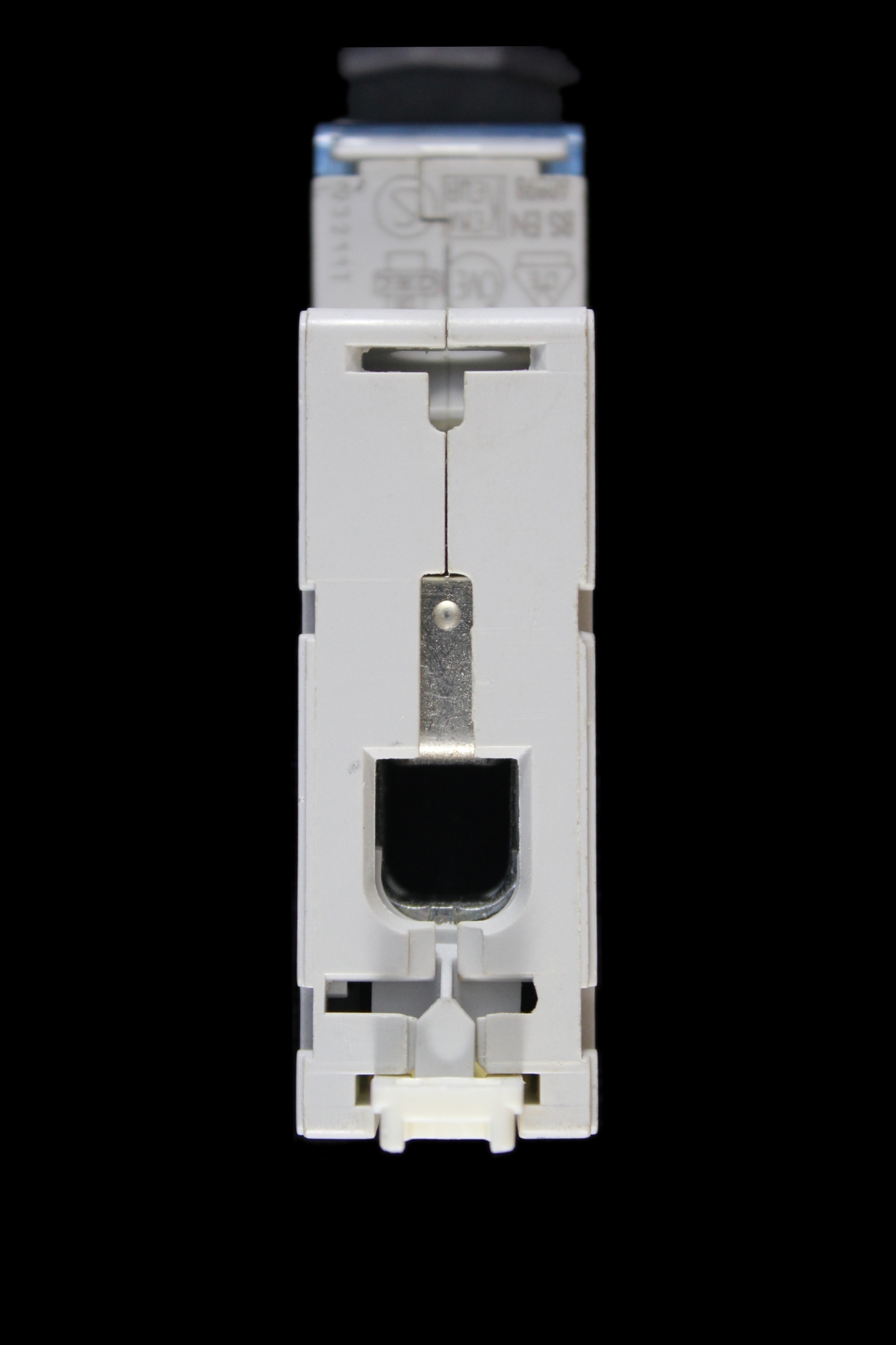 LEGRAND 32 AMP CURVE C 10kA MCB CIRCUIT BREAKER 06863 068 63