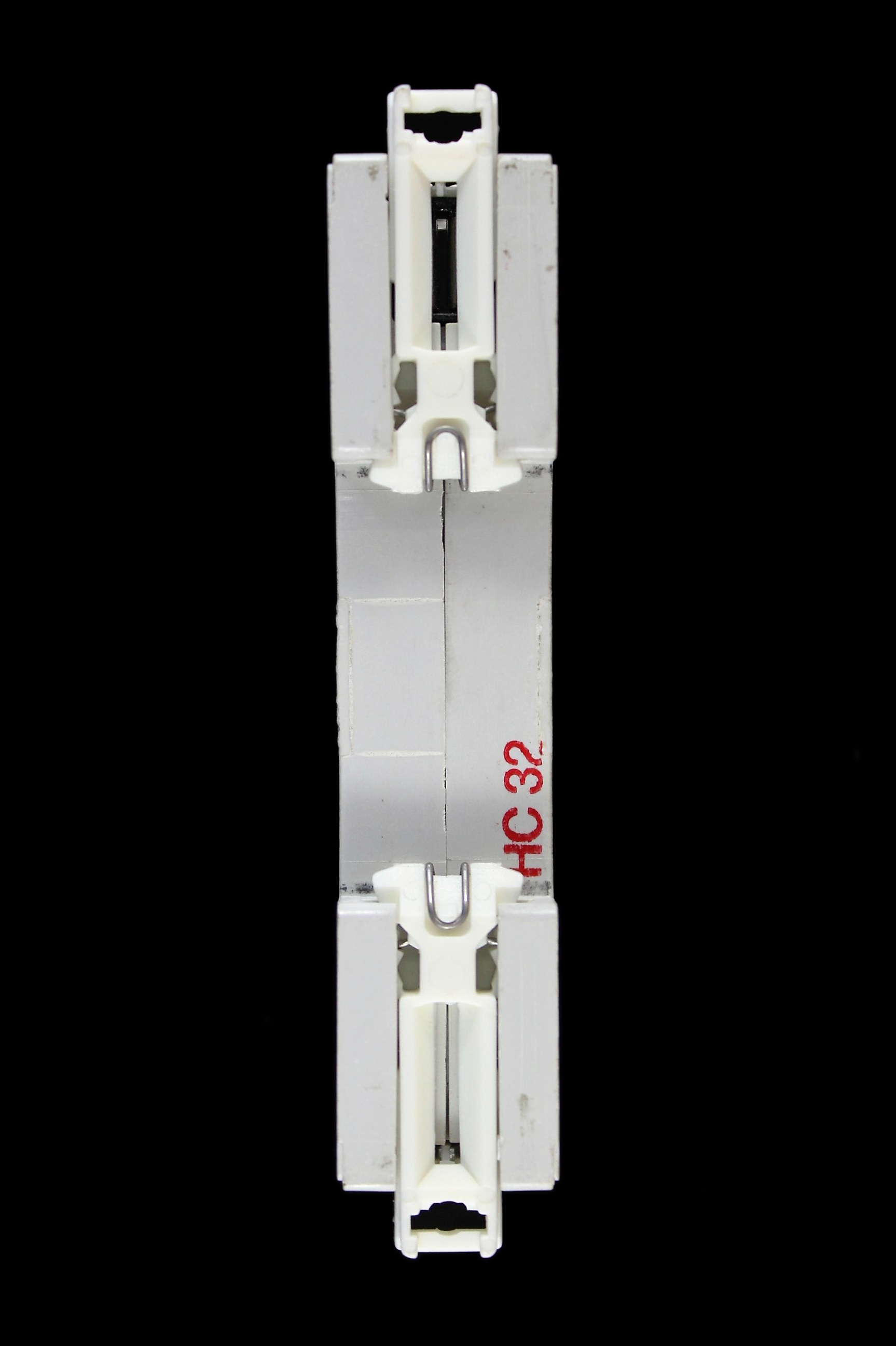 LEGRAND 32 AMP CURVE C 10kA MCB CIRCUIT BREAKER 06863 068 63