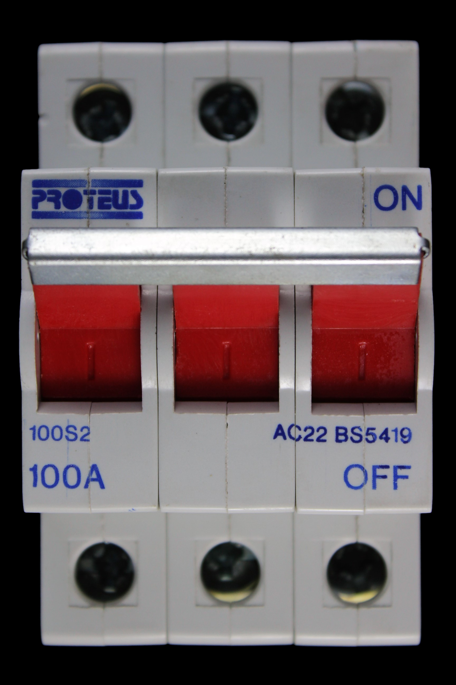 PROTEUS 100 AMP TRIPLE POLE MAIN SWITCH DISCONNECTOR 100S2 AC22