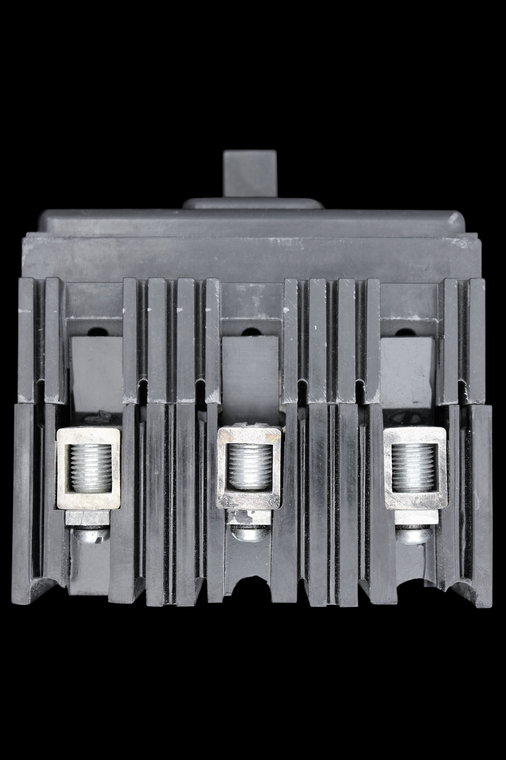LUPUS 30 AMP TRIPLE POLE MCCB A3030