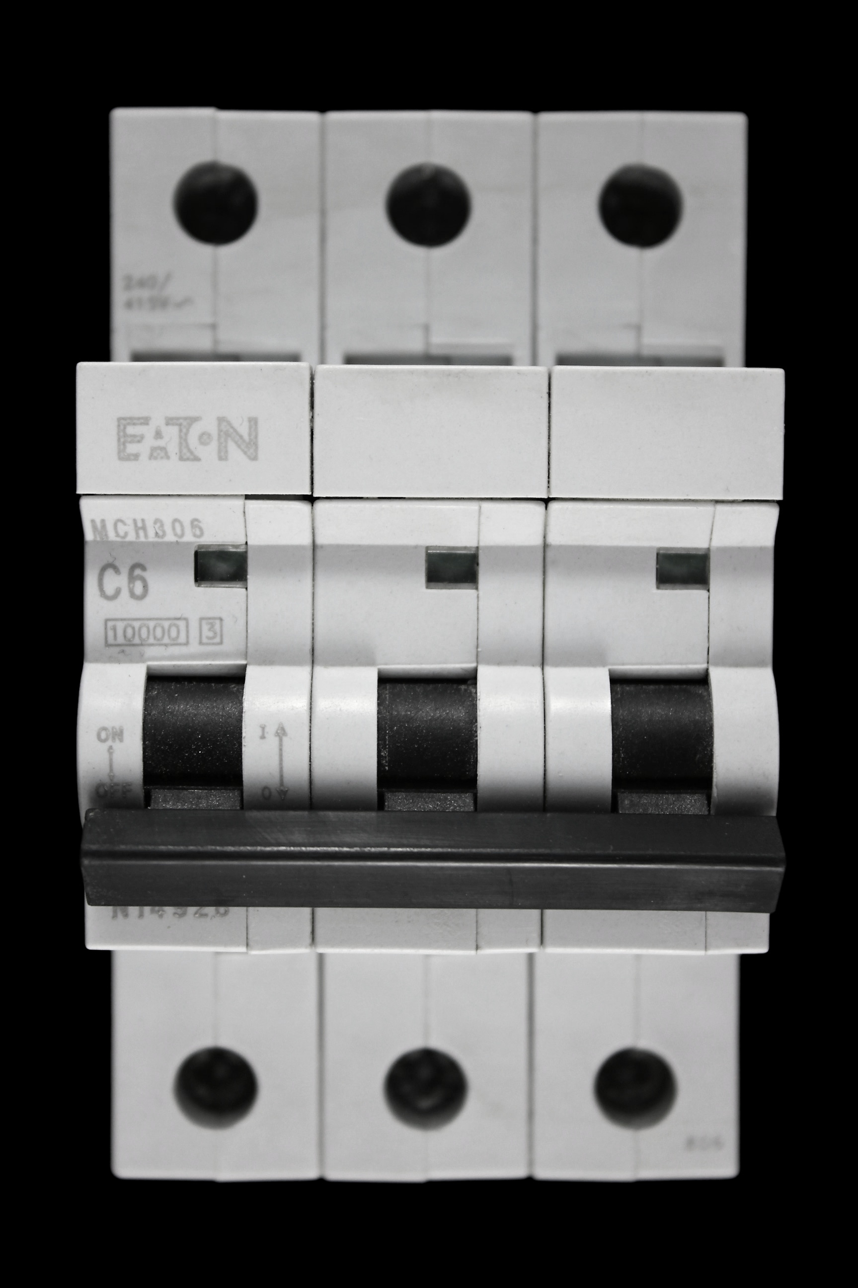 MEM EATON 6 AMP CURVE C 10kA TRIPLE POLE MCB CIRCUIT BREAKER MCH306