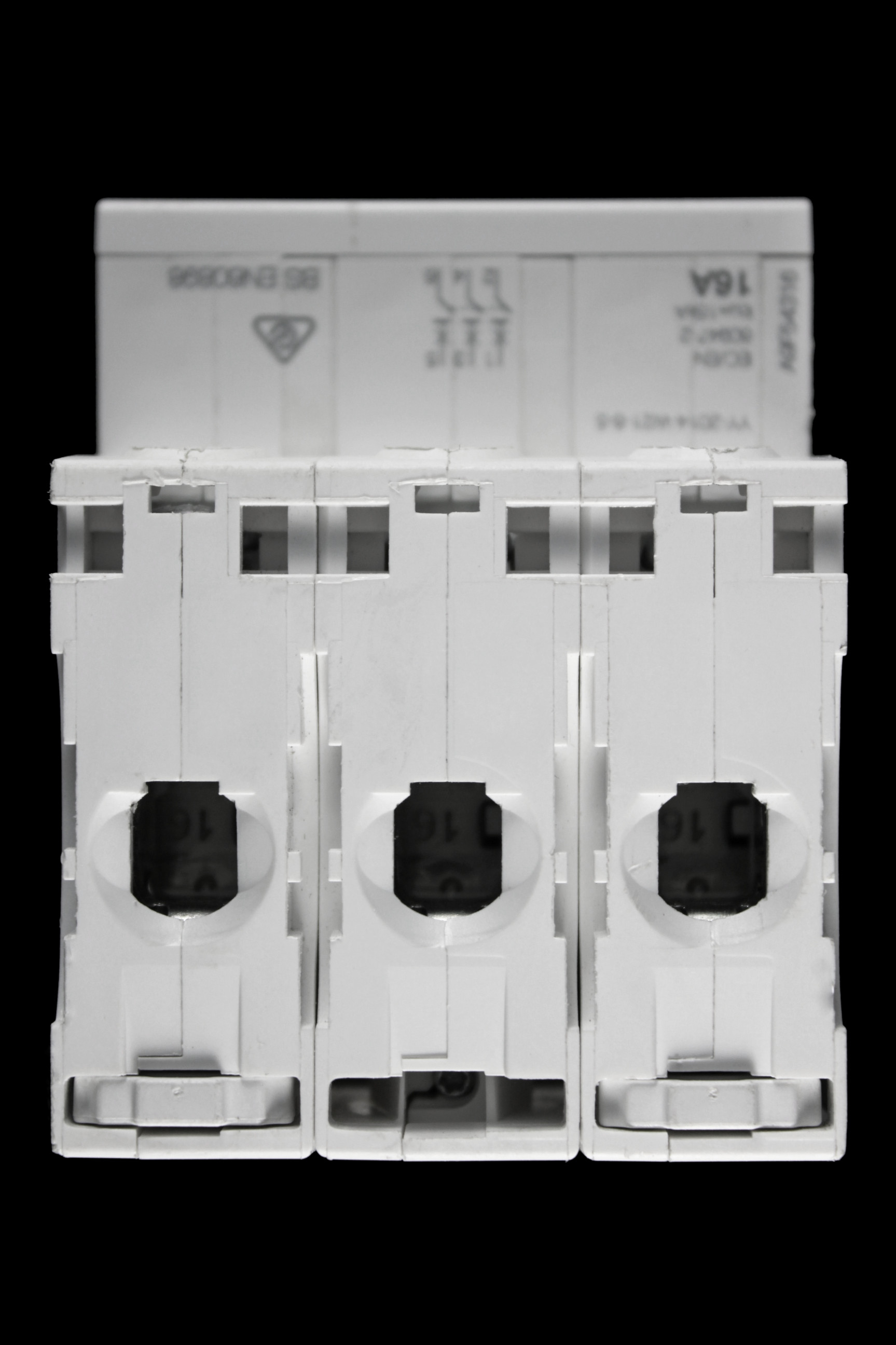 SCHNEIDER 16 AMP CURVE C 10kA TRIPLE POLE MCB CIRCUIT BREAKER A9F54316 IC60H