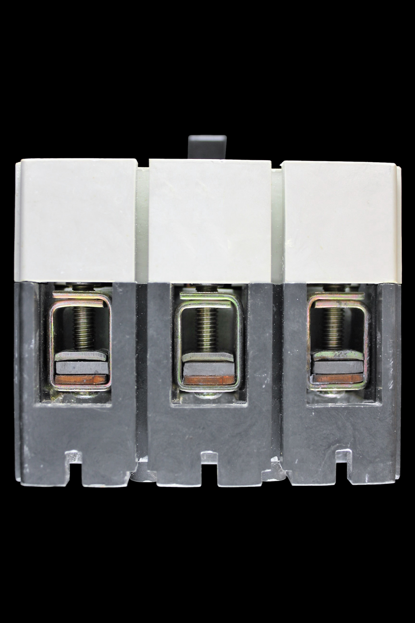 MEM 20 AMP 16kA TRIPLE POLE MCCB MEL203