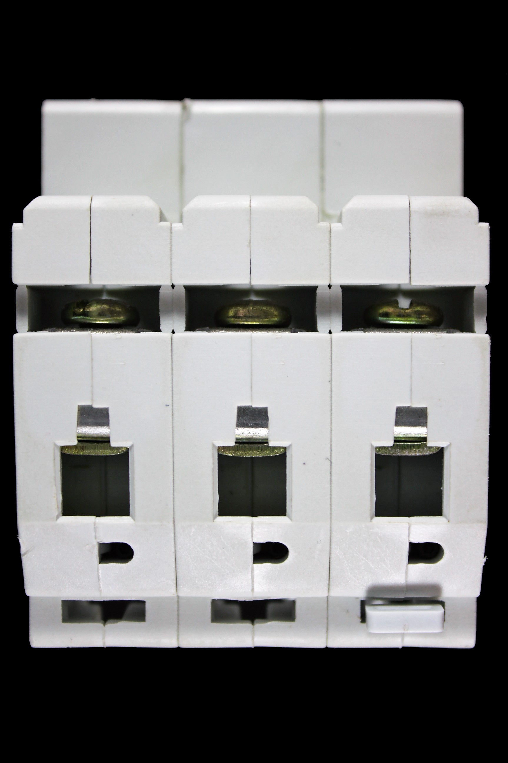 PROTEUS 32 AMP CURVE C 10kA TRIPLE POLE MCB CIRCUIT BREAKER 31032/3W
