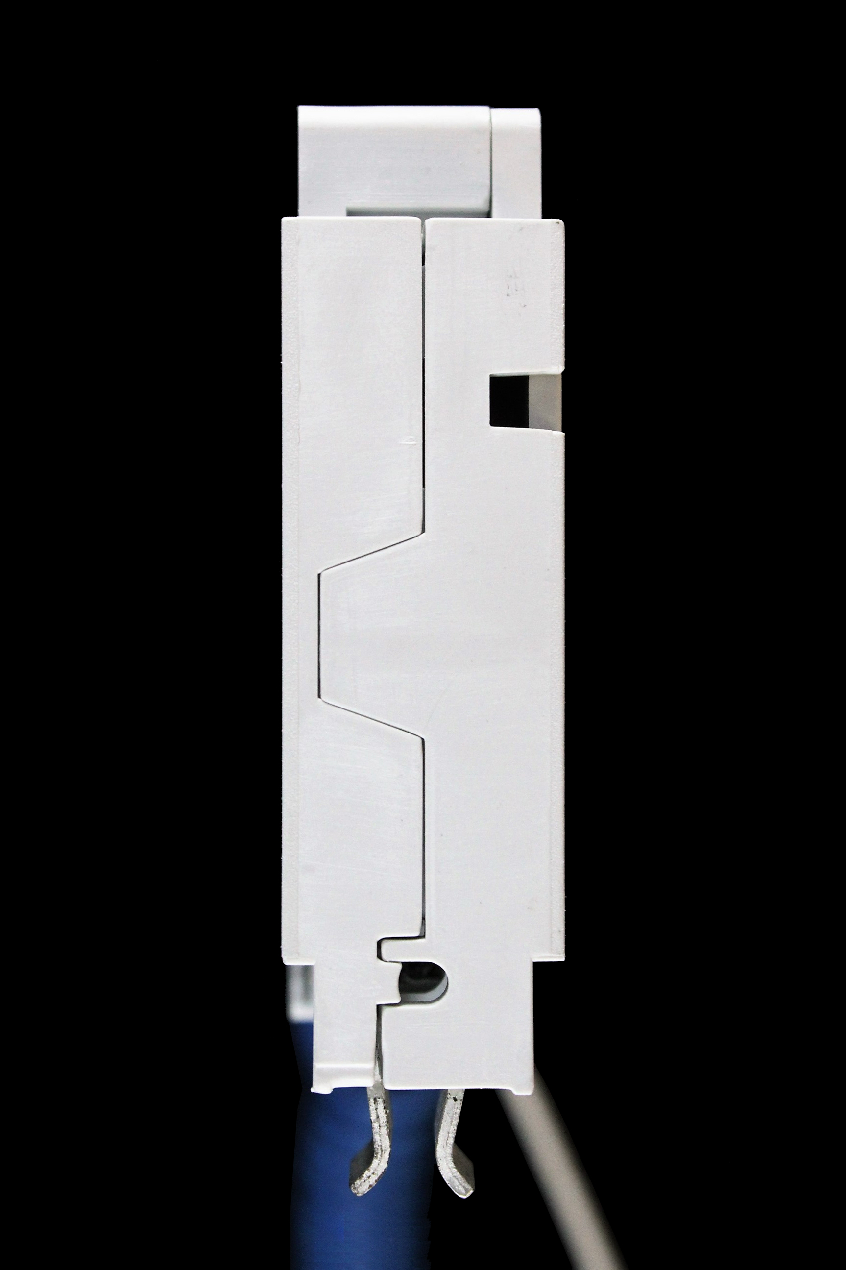 SCHNEIDER 6 AMP CURVE B 10kA 30mA RCBO QOE 106B03