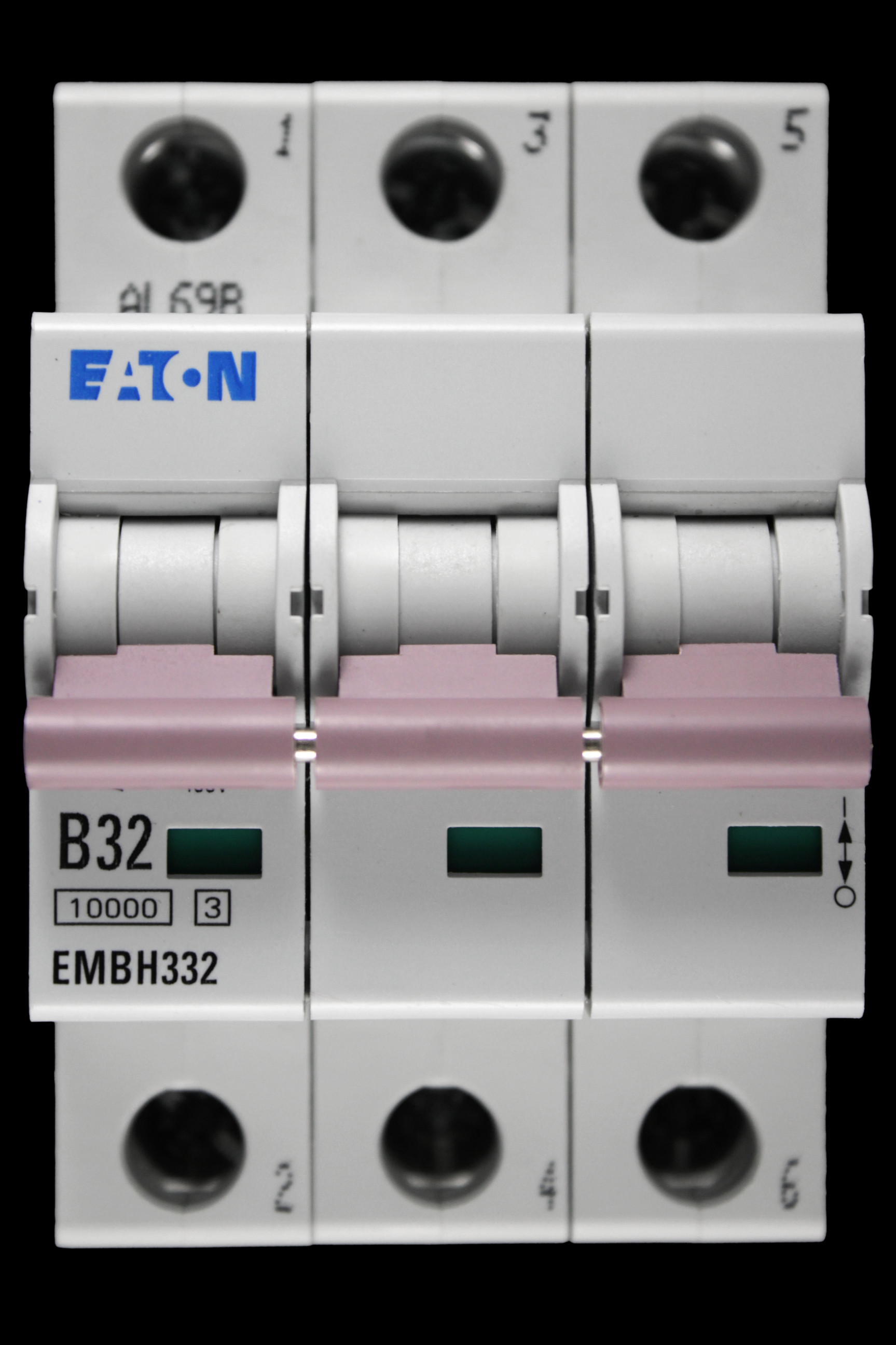 EATON 32 AMP CURVE B 10kA TRIPLE POLE MCB CIRCUIT BREAKER EMBH332