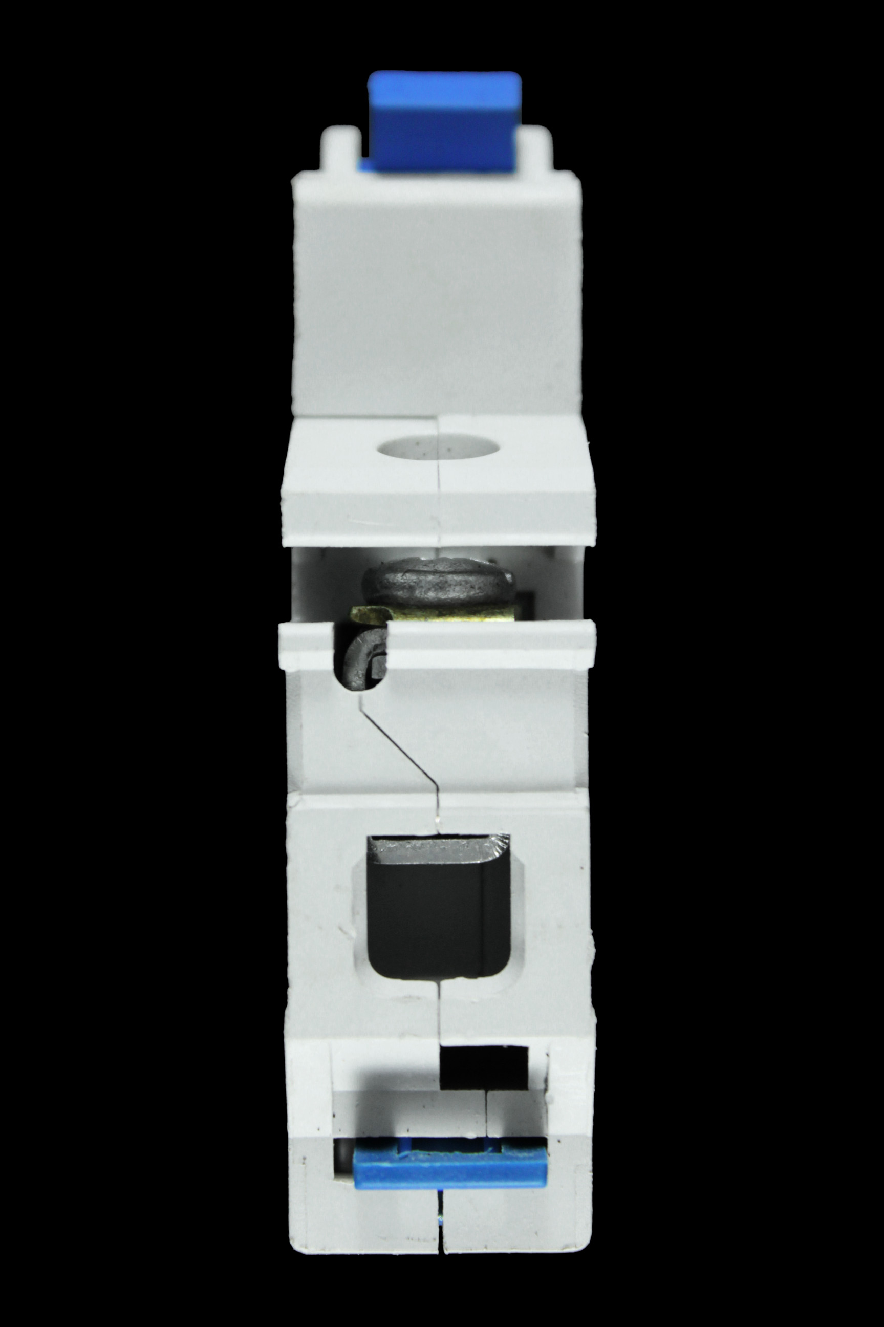 CHINT 32 AMP CURVE B 6kA MCB CIRCUIT BREAKER UB 984720