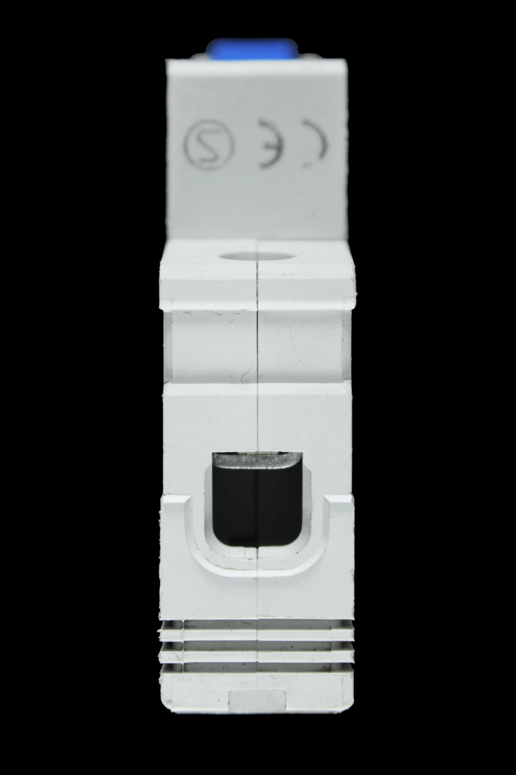 CHINT 32 AMP CURVE B 6kA MCB CIRCUIT BREAKER UB 984720