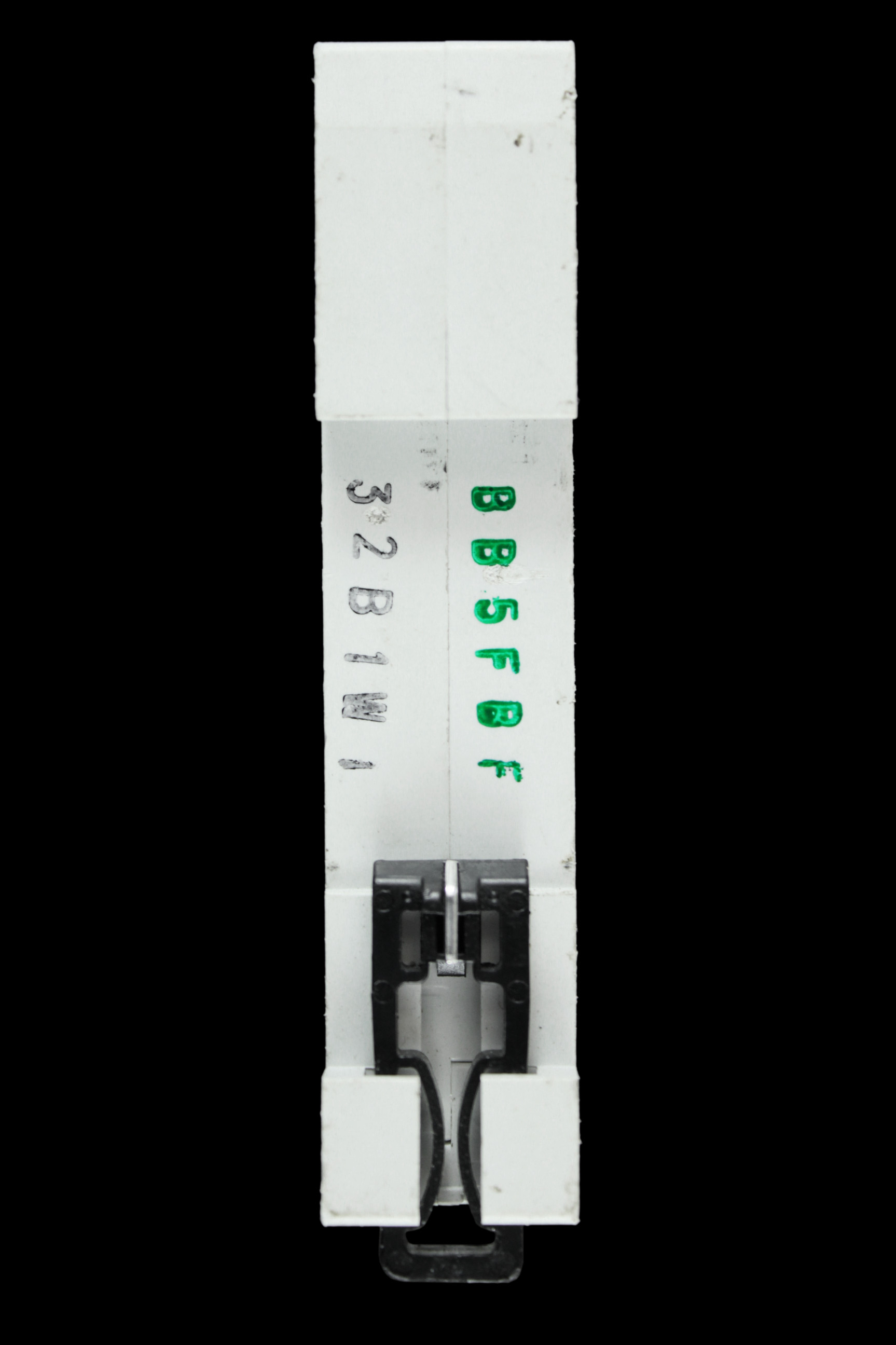MOELLER 32 AMP CURVE B 10kA MCB CIRCUIT BREAKER XPOLE PLSM-B32-MW