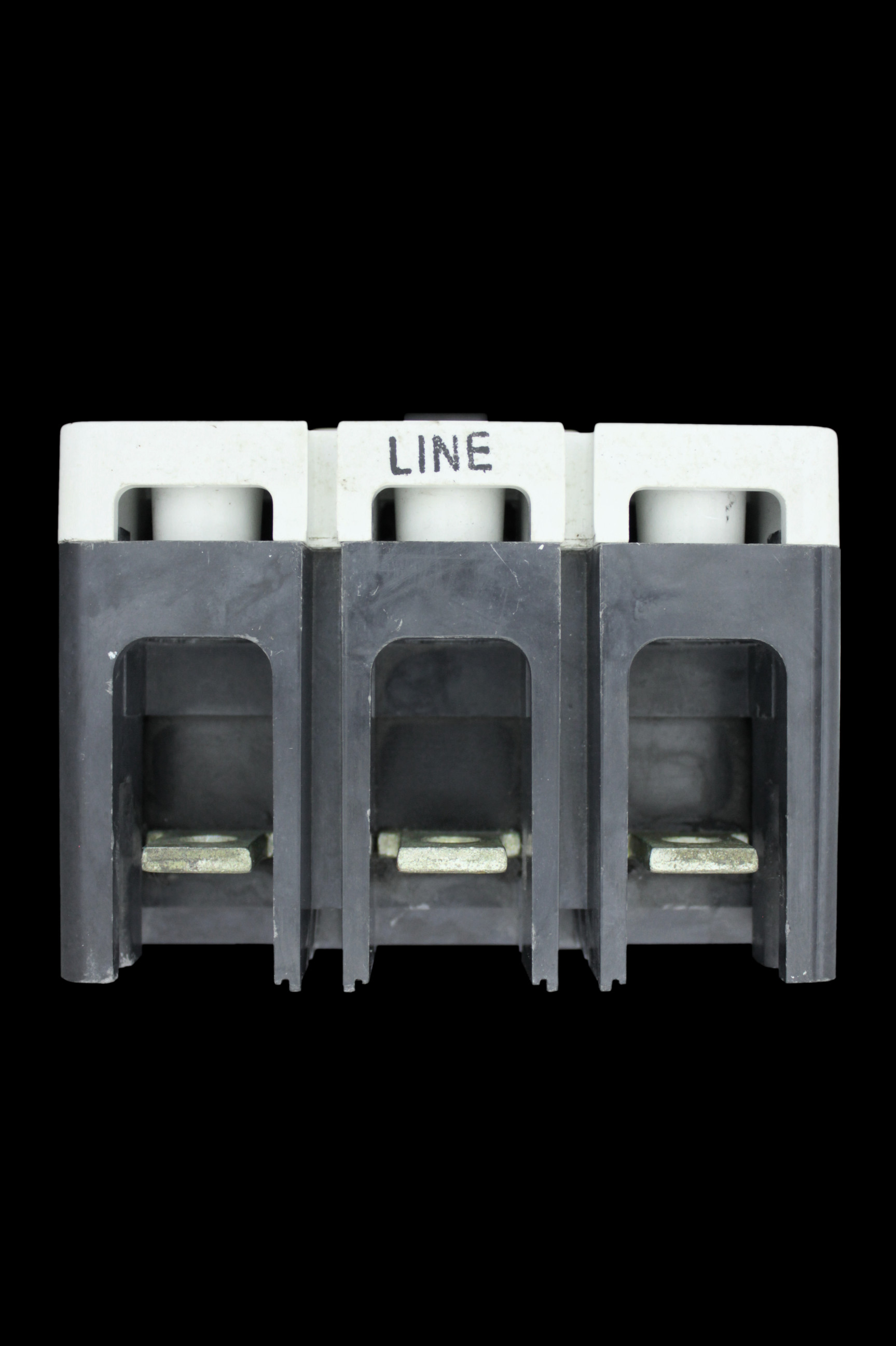 MEM 400 AMP 30kA TRIPLE POLE MCCB SW258