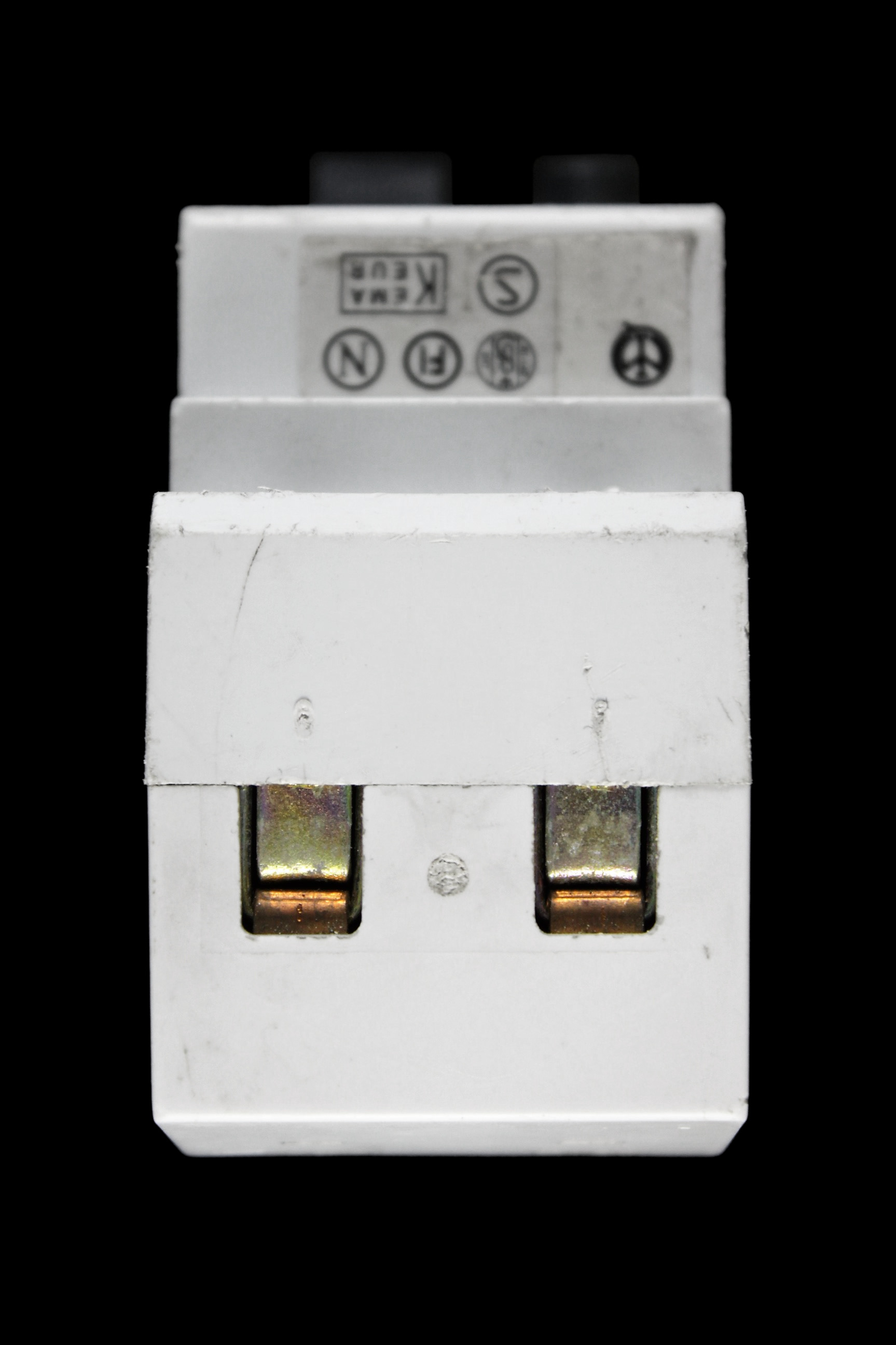 HAGER 16 AMP 10mA DOUBLE POLE RCCB U516 00