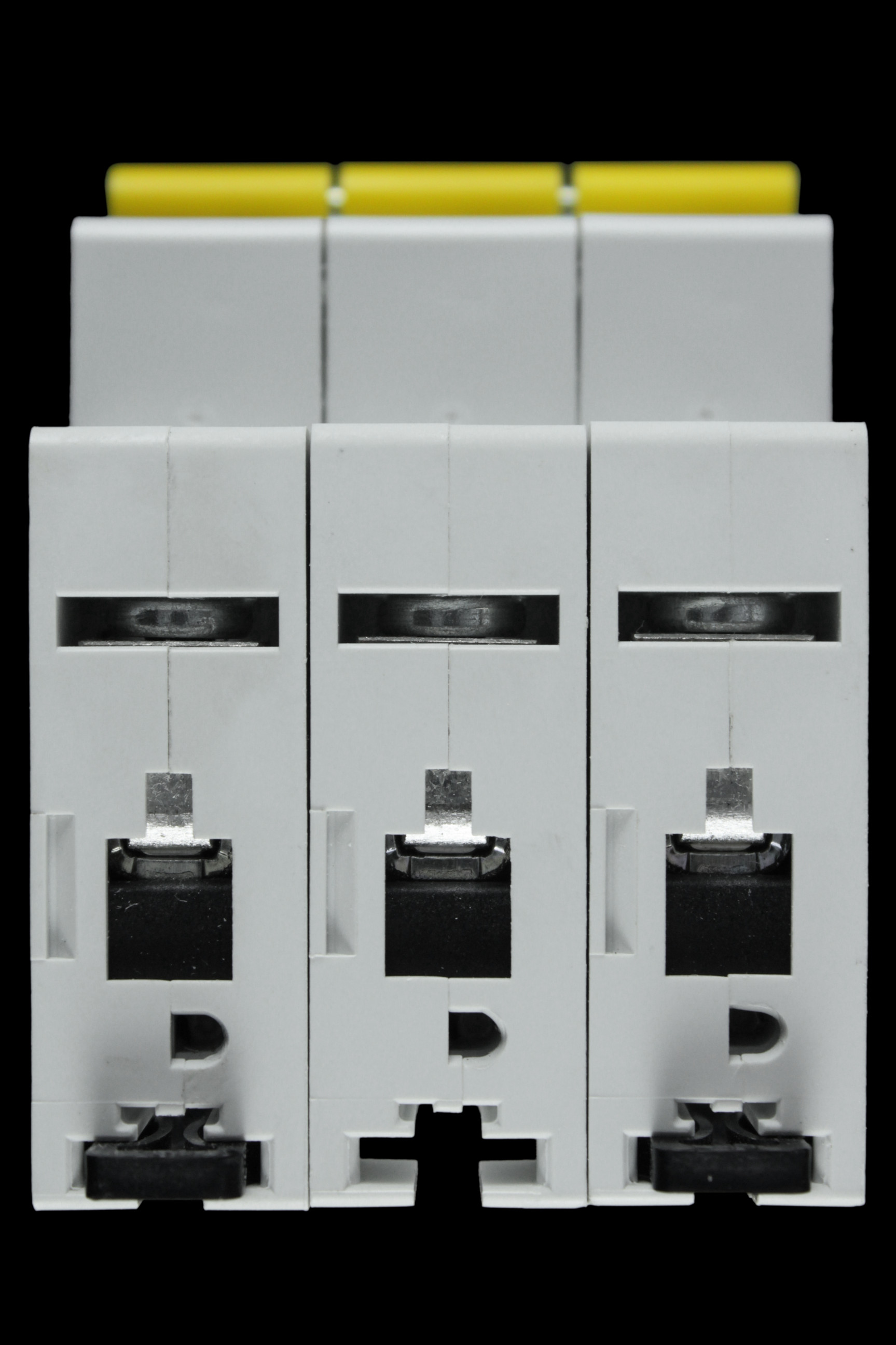 EATON 25 AMP CURVE C 10kA TRIPLE POLE MCB CIRCUIT BREAKER EMCH325