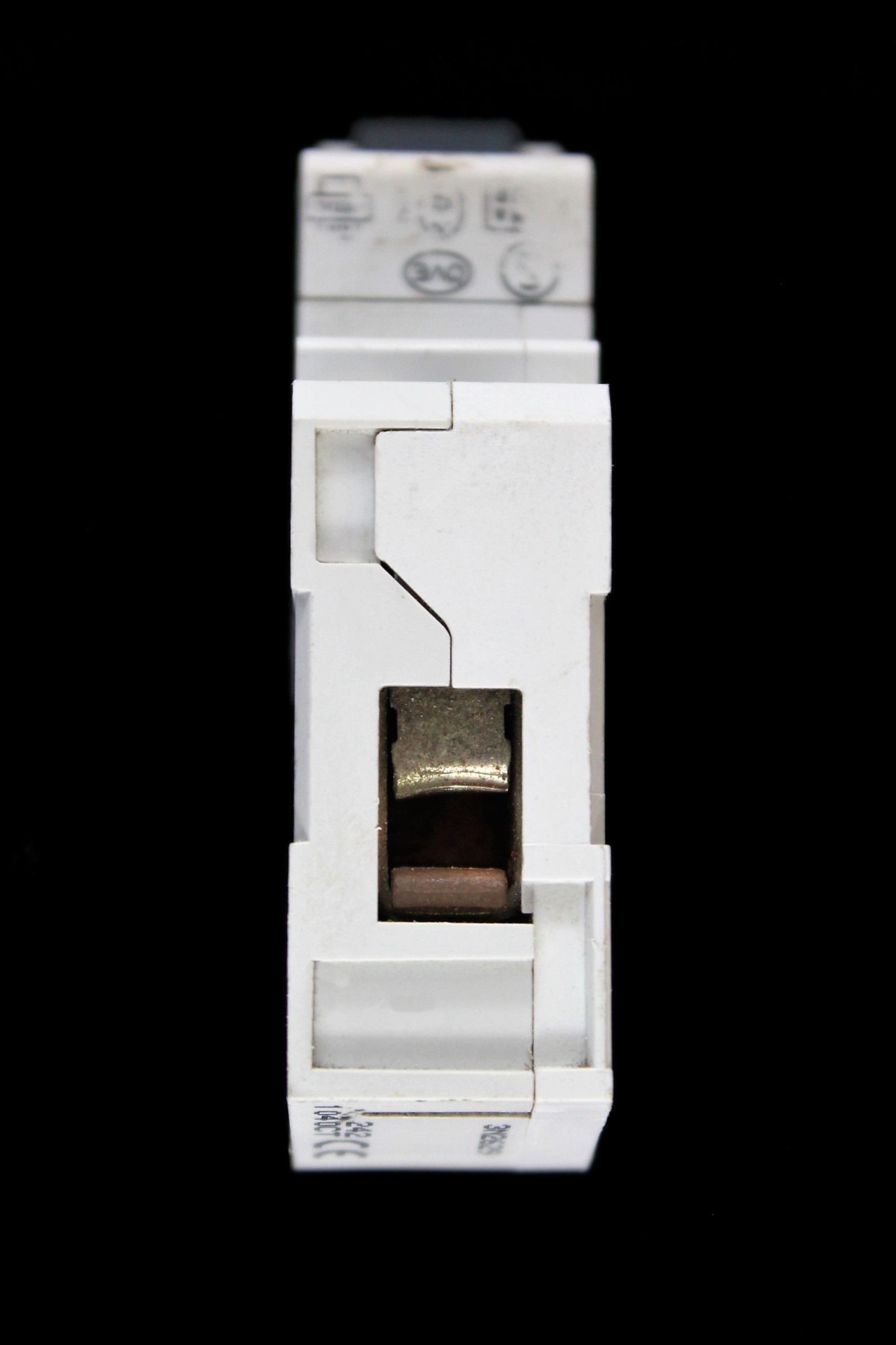 HAGER 32 AMP CURVE B 6kA MCB CIRCUIT BREAKER MB132A 432706
