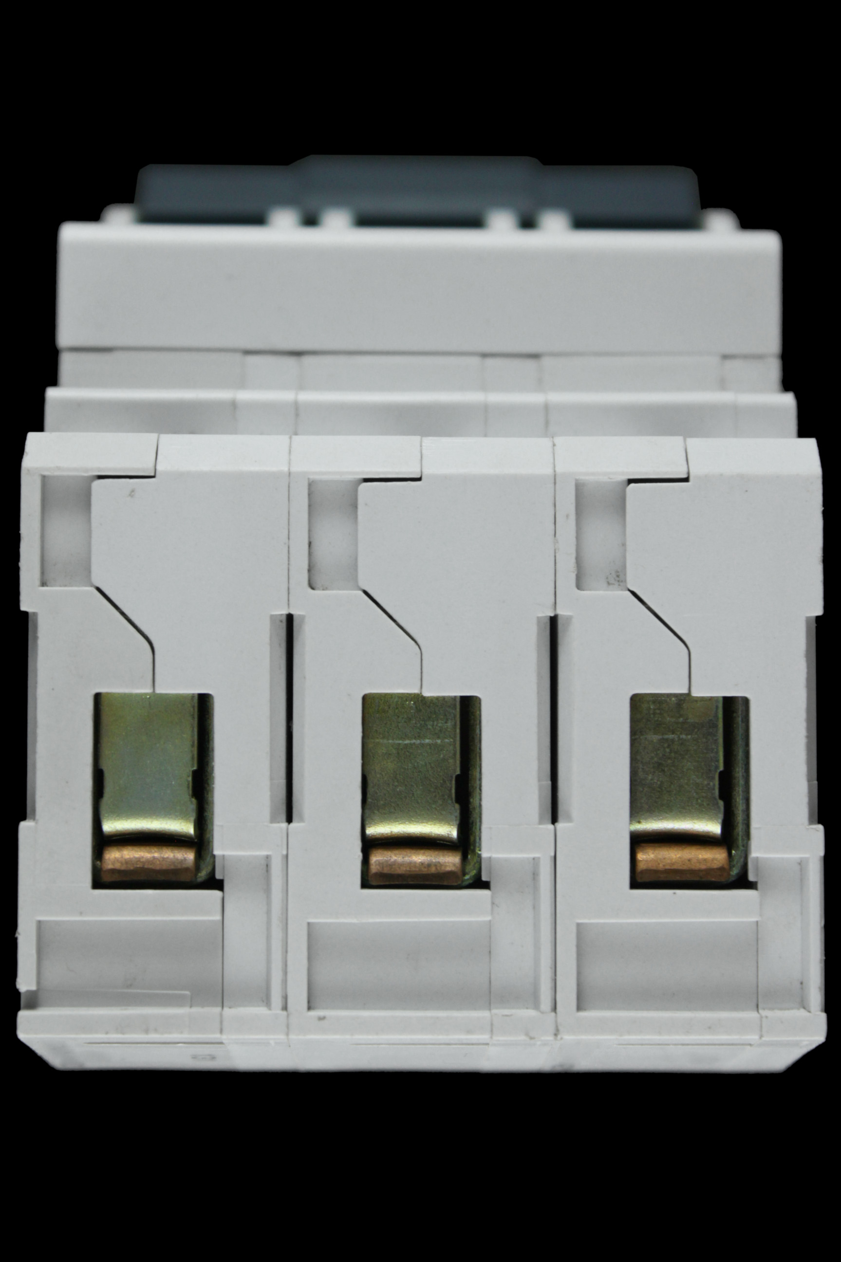 HAGER 32 AMP CURVE B 10kA TRIPLE POLE MCB CIRCUIT BREAKER NB332 462332