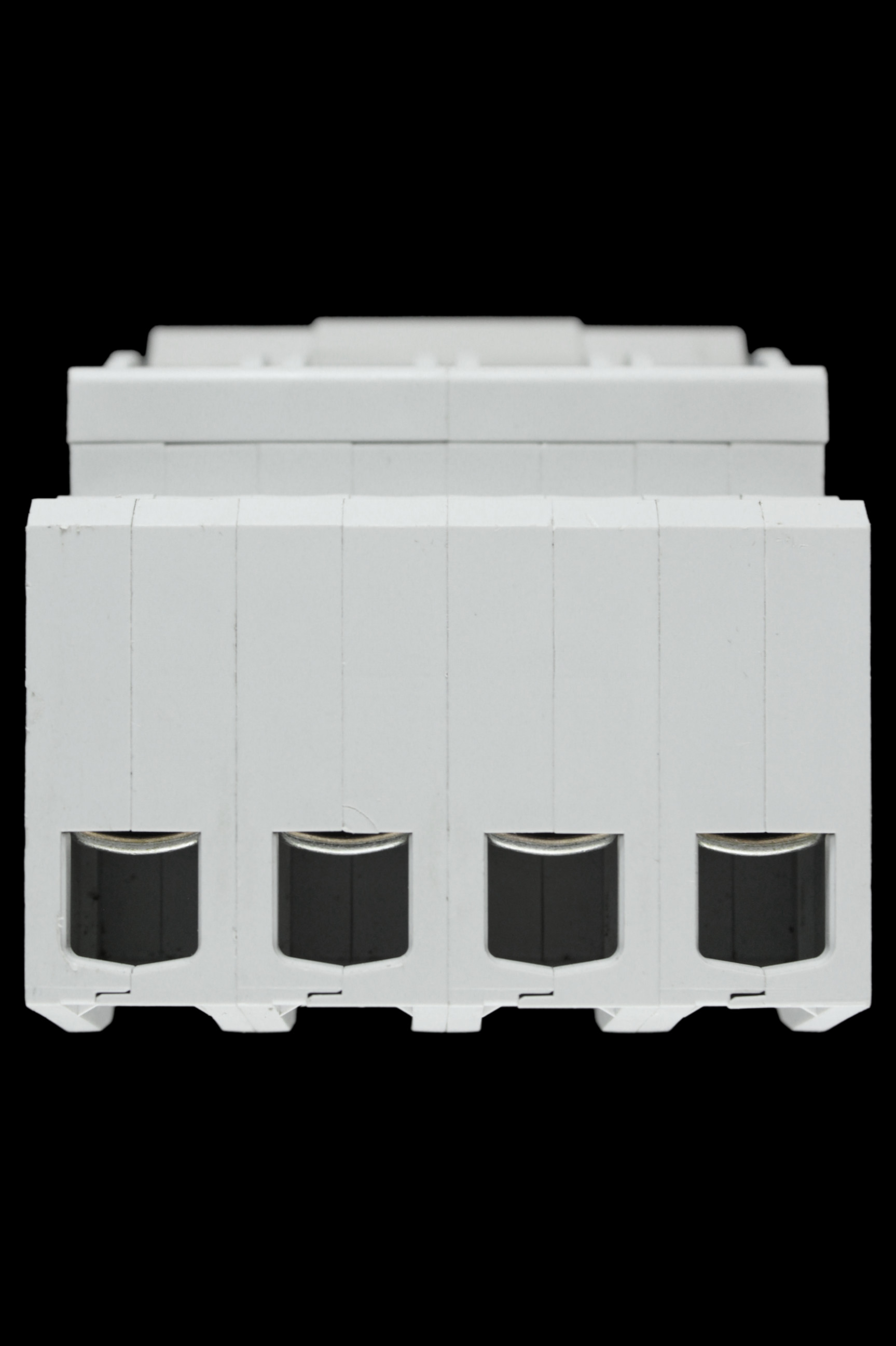 HAGER 100 MAIN SWITCH DISCONNECTOR FOUR POLE SB499F 552985 BW