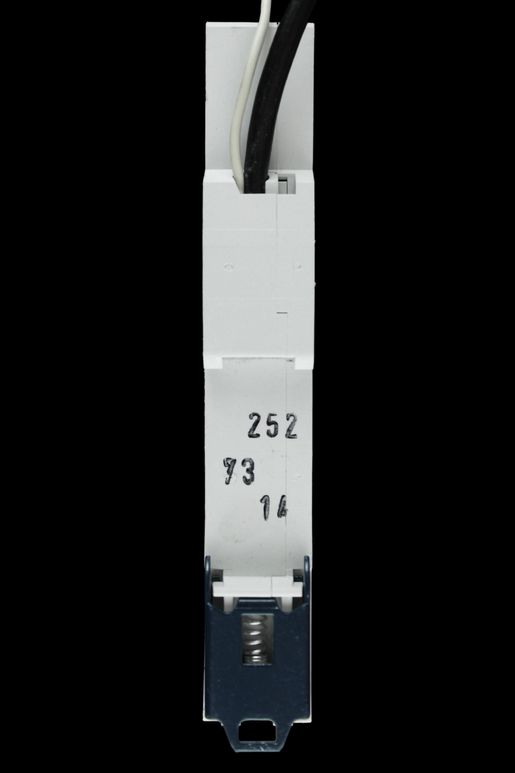 HAGER 25 AMP CURVE C 6kA 30mA RCBO AD124 104283