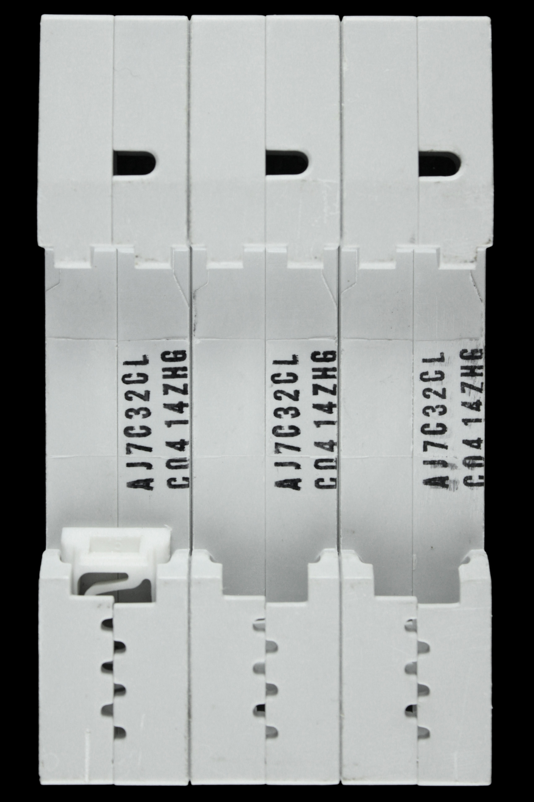 CRABTREE 32 AMP CURVE C 16kA TRIPLE POLE MCB CIRCUIT BREAKER 73C/32