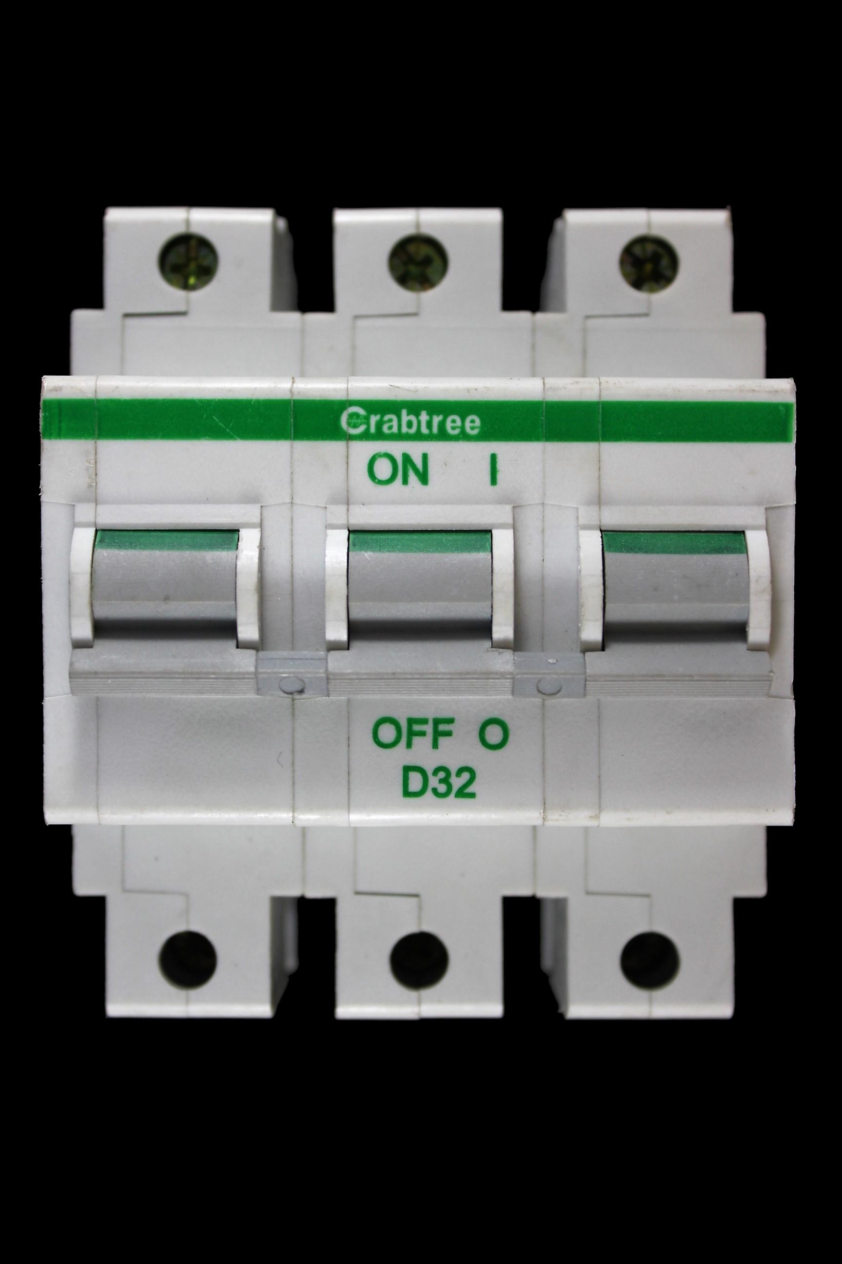 CRABTREE 32 AMP CURVE D 10kA TRIPLE POLE MCB CIRCUIT BREAKER POLESTAR