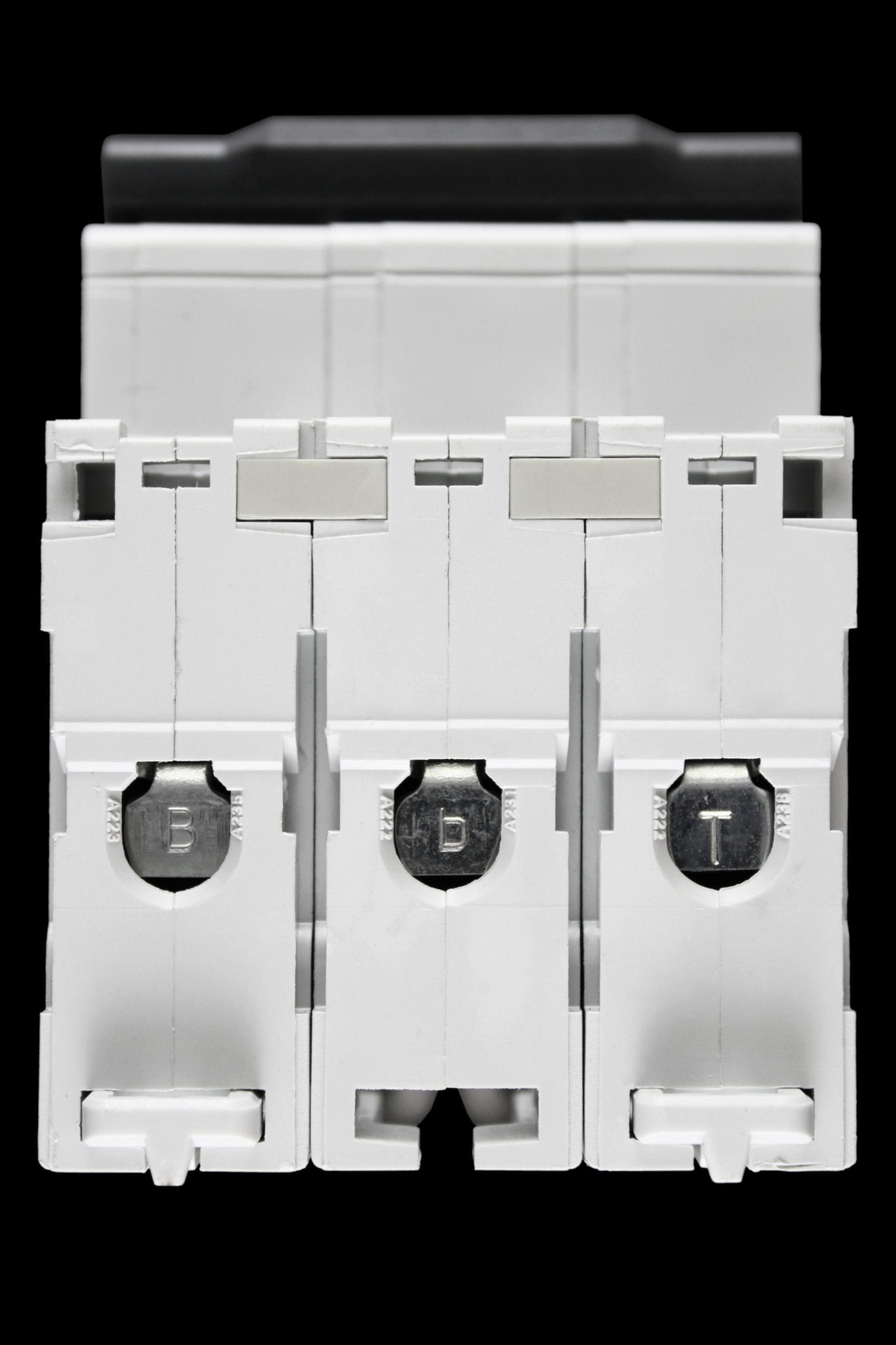 SCHNEIDER 32 AMP CURVE C 10kA TRIPLE POLE MCB CIRCUIT BREAKER KQ 10C332
