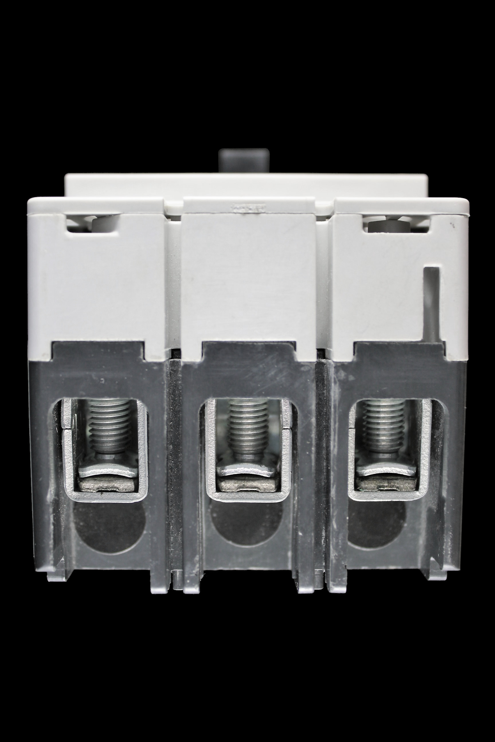 EATON 32 AMP 18kA TRIPLE POLE MCCB GEB3032FFG SERIES G