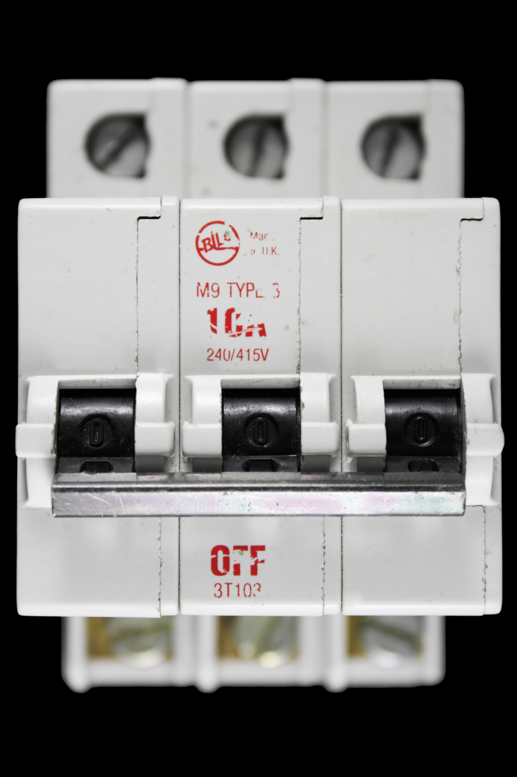 BILL 10 AMP TYPE 3 M9 TRIPLE POLE MCB CIRCUIT BREAKER 3T103 RED