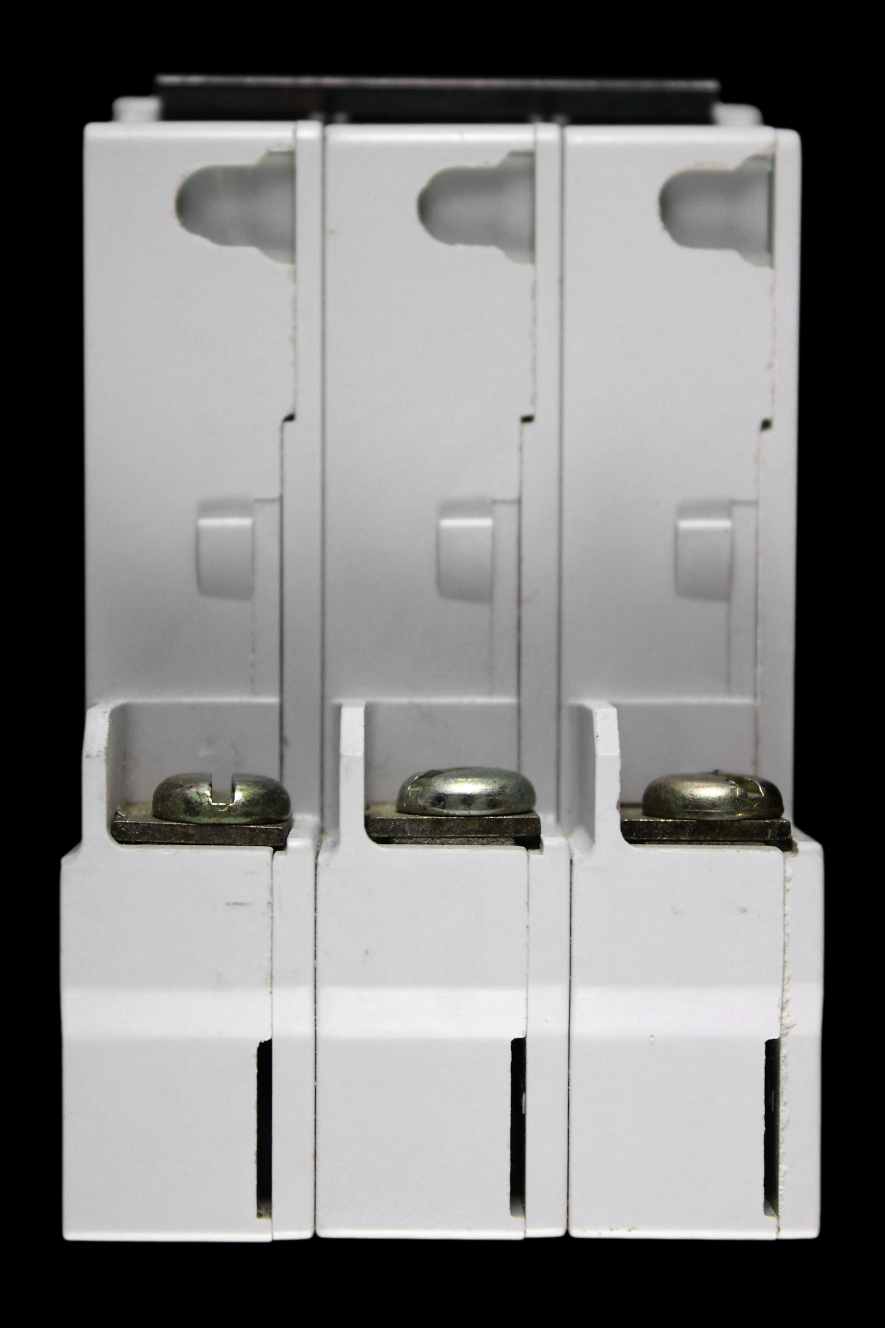 BILL 10 AMP TYPE 3 M9 TRIPLE POLE MCB CIRCUIT BREAKER 3T103 RED