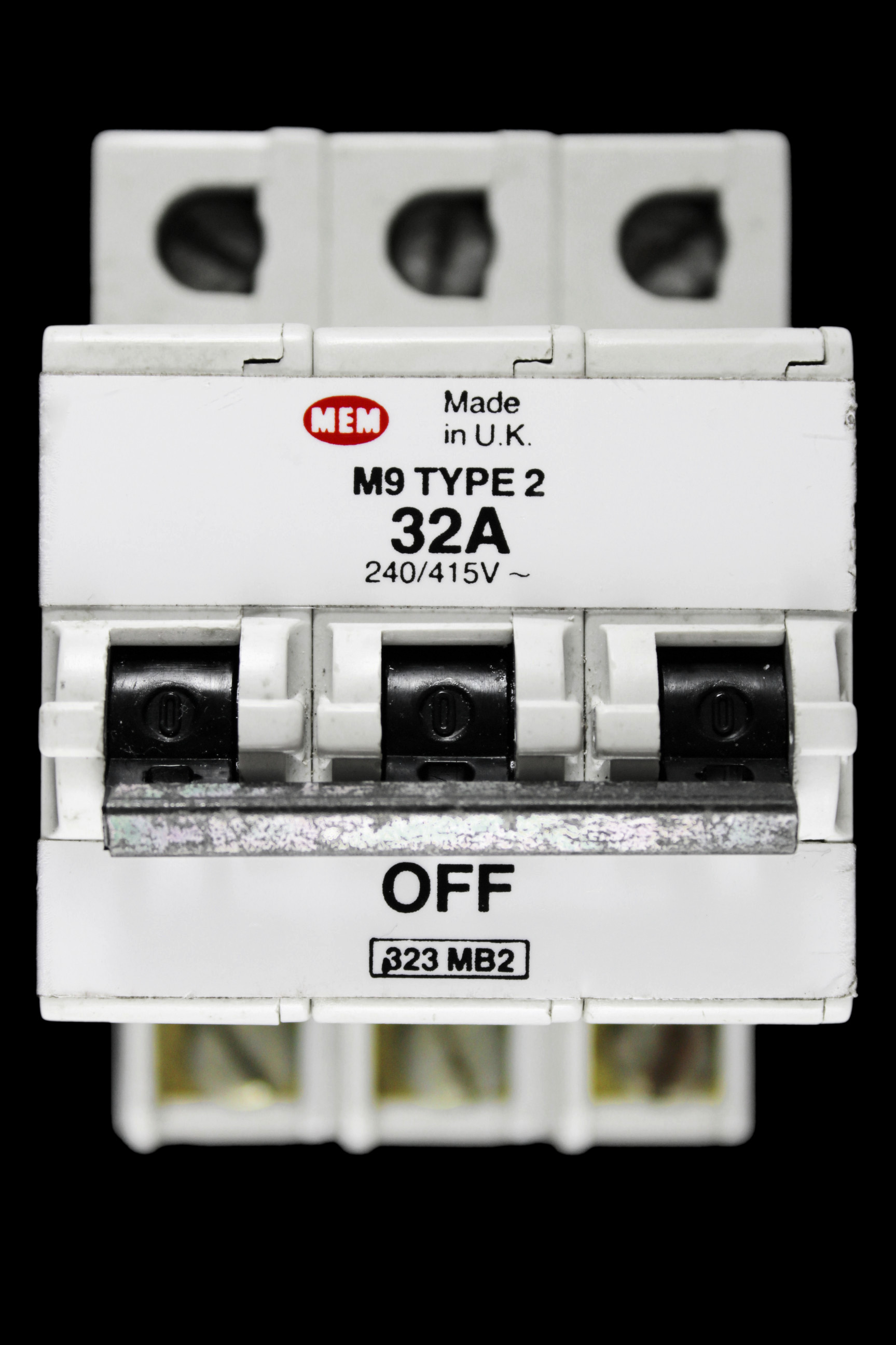 MEM 32 AMP TYPE 2 M9 TRIPLE POLE MCB CIRCUIT BREAKER 323 MB2