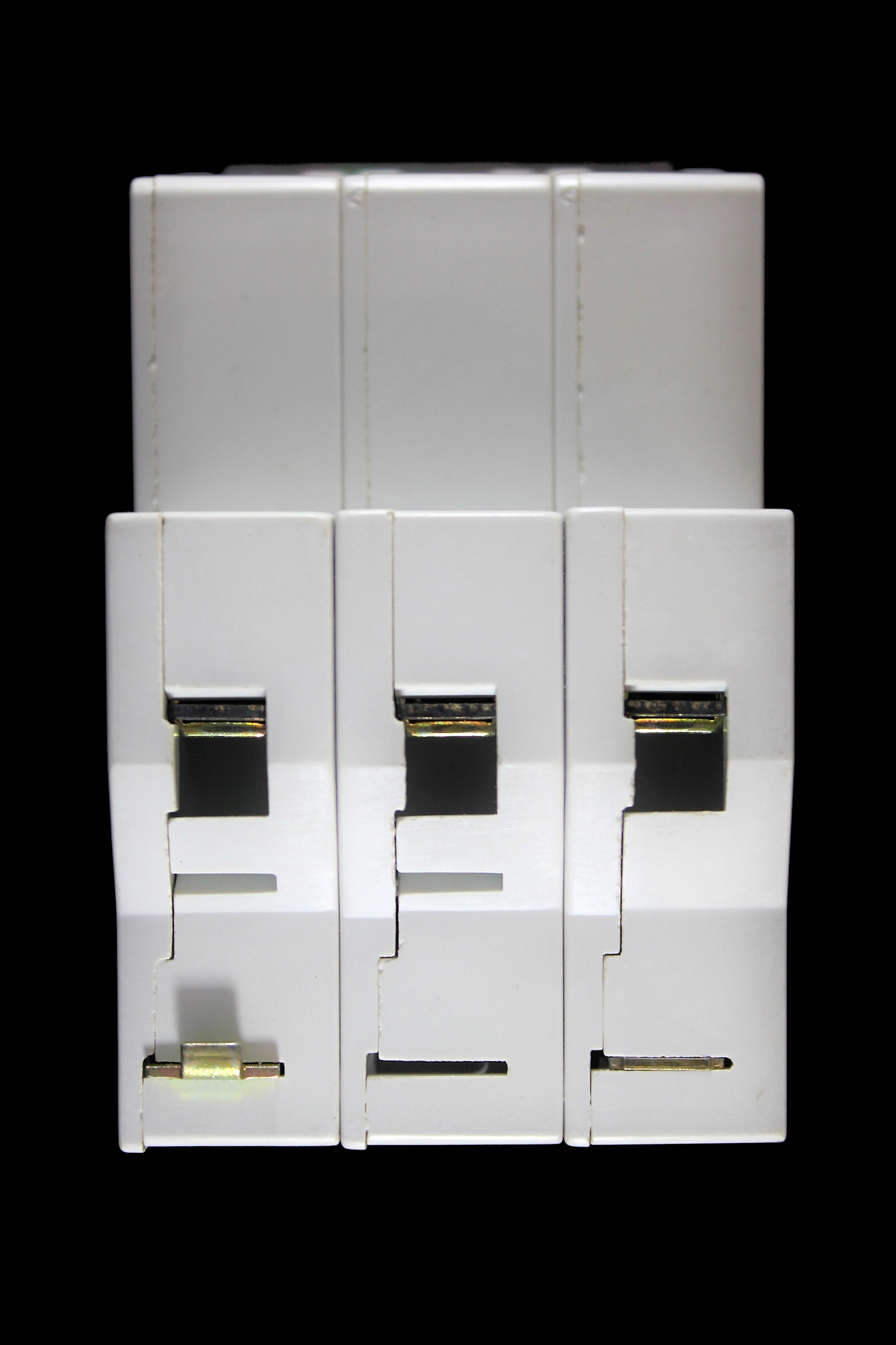 MEM 32 AMP TYPE 2 M9 TRIPLE POLE MCB CIRCUIT BREAKER 323 MB2