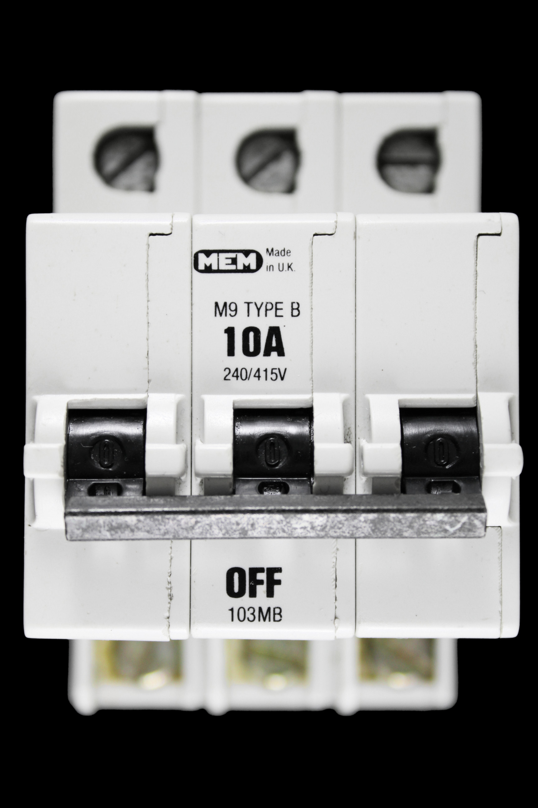 MEM 10 AMP CURVE B M9 TRIPLE POLE MCB CIRCUIT BREAKER 103MB GREY