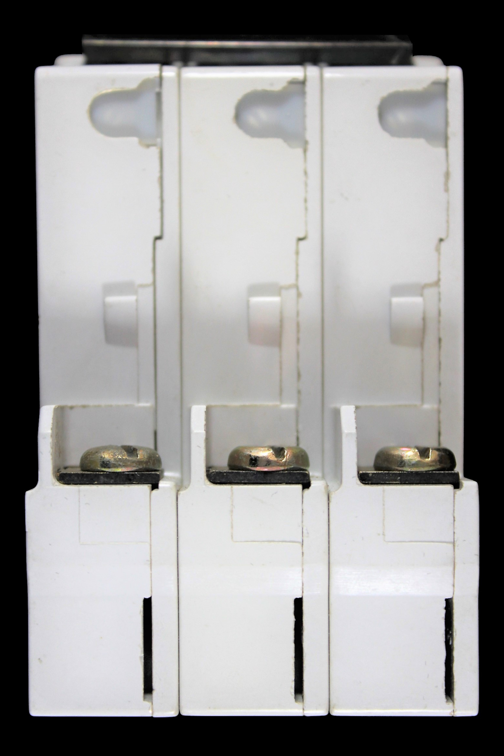 MEM 10 AMP CURVE B M9 TRIPLE POLE MCB CIRCUIT BREAKER 103MB GREY