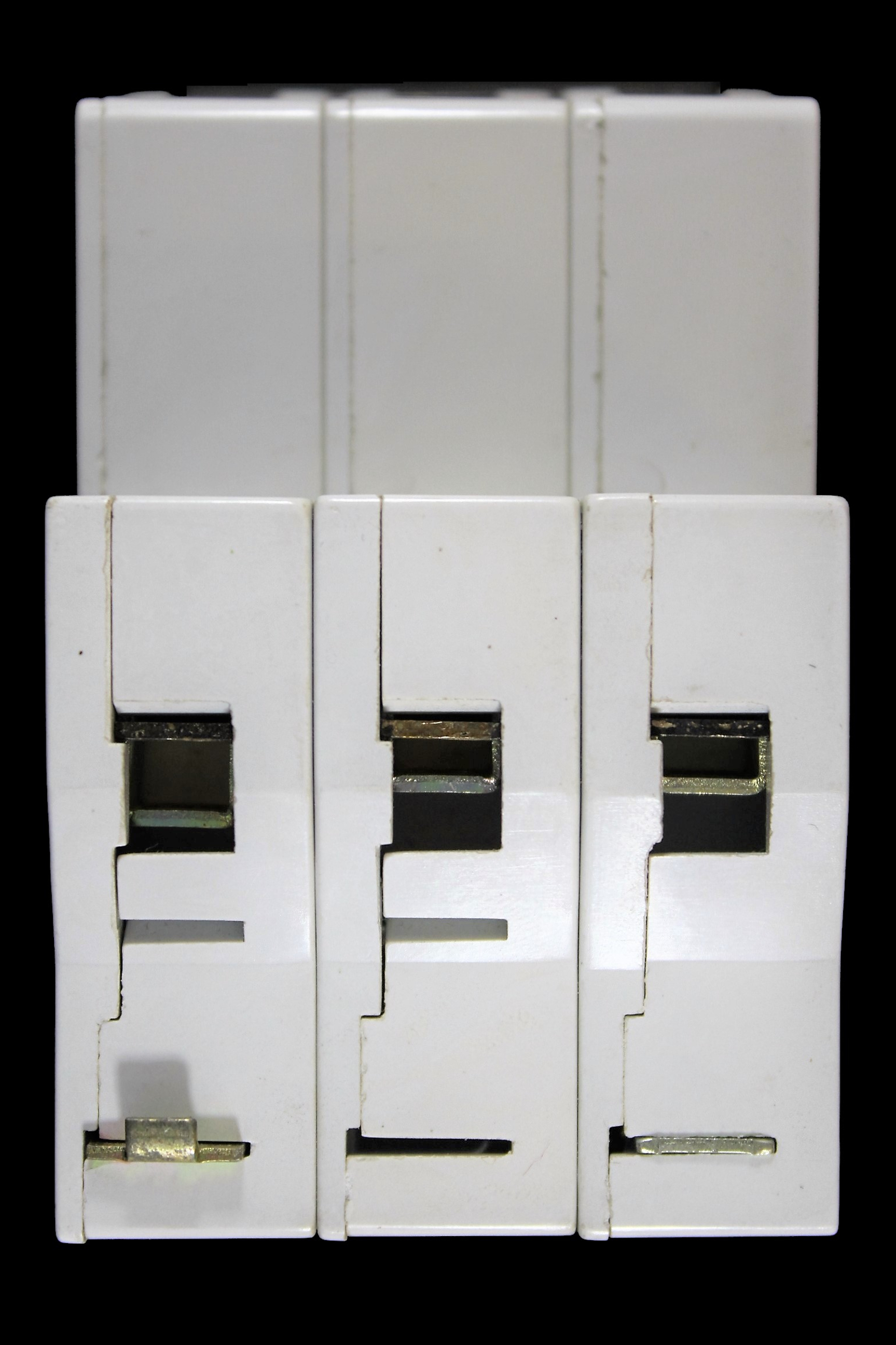 MEM 10 AMP CURVE B M9 TRIPLE POLE MCB CIRCUIT BREAKER 103MB GREY