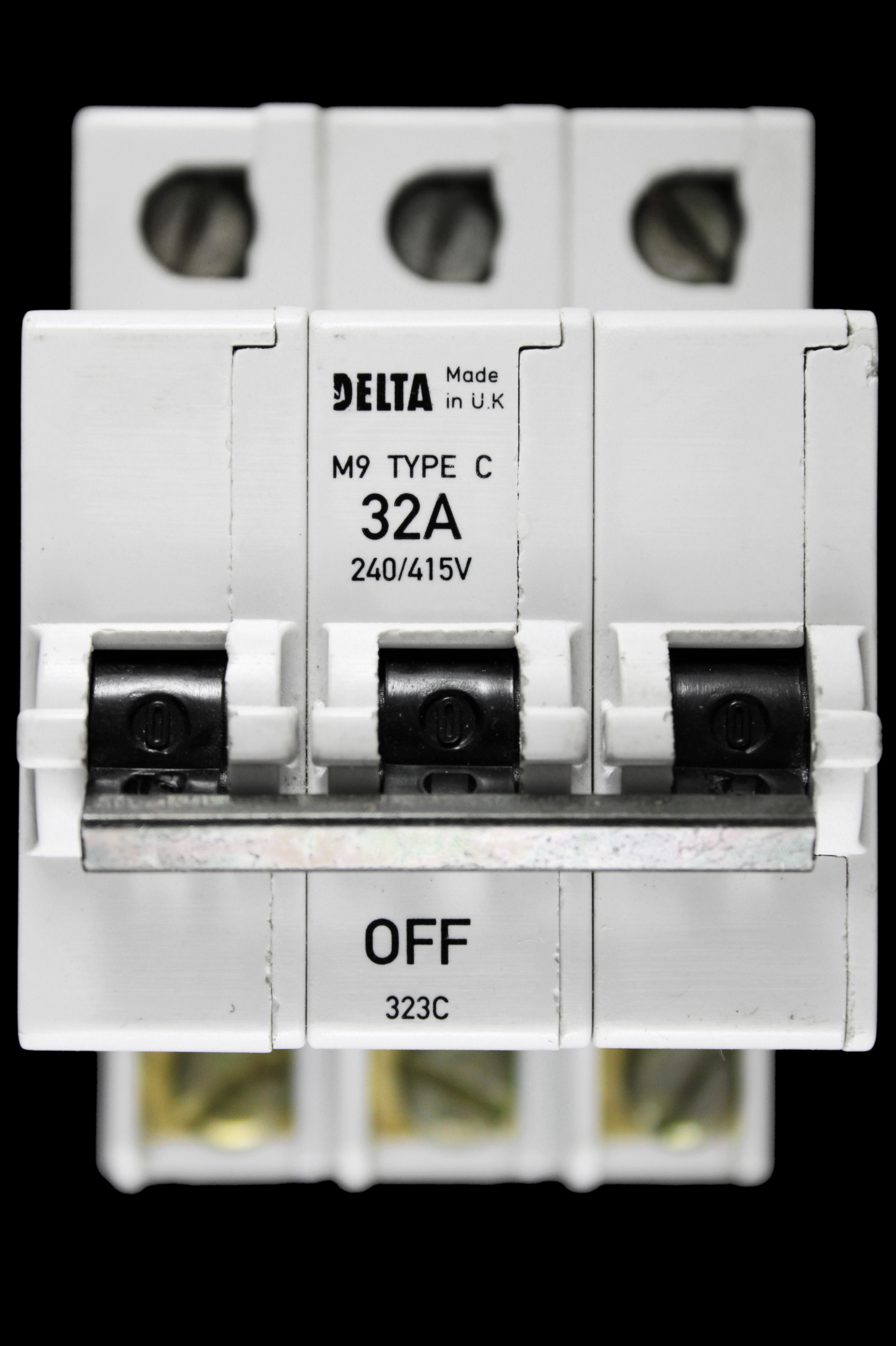 DELTA 32 AMP CURVE C M9 TRIPLE POLE MCB CIRCUIT BREAKER 323C