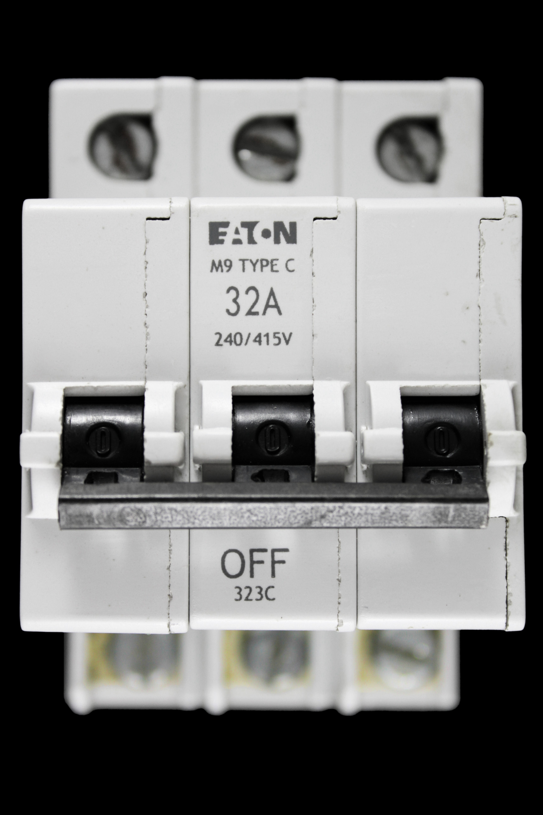 EATON 32 AMP CURVE C M9 TRIPLE POLE MCB CIRCUIT BREAKER 323C