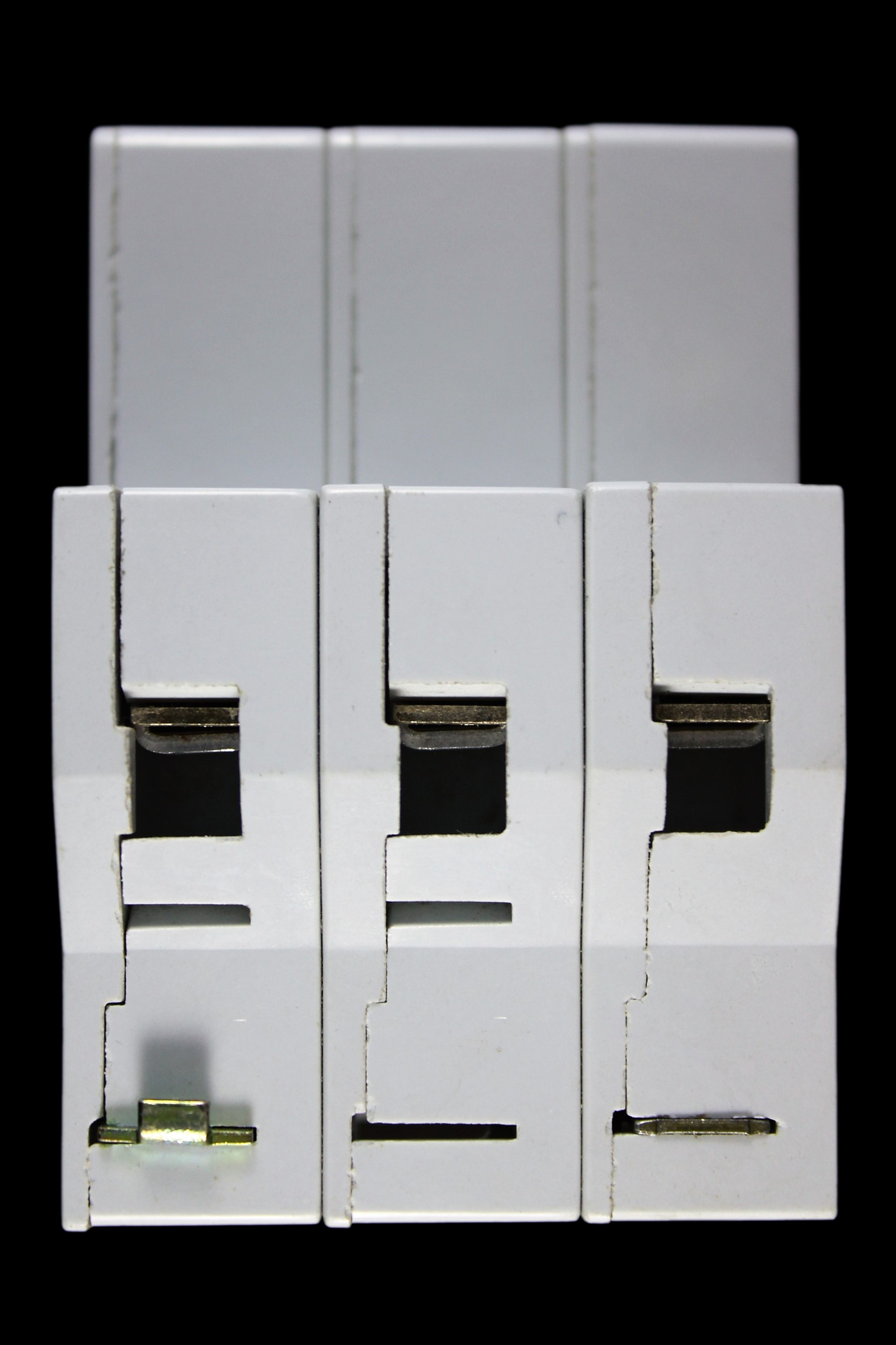 EATON 63 AMP CURVE B 6kA TRIPLE POLE MCB CIRCUIT BREAKER 633B
