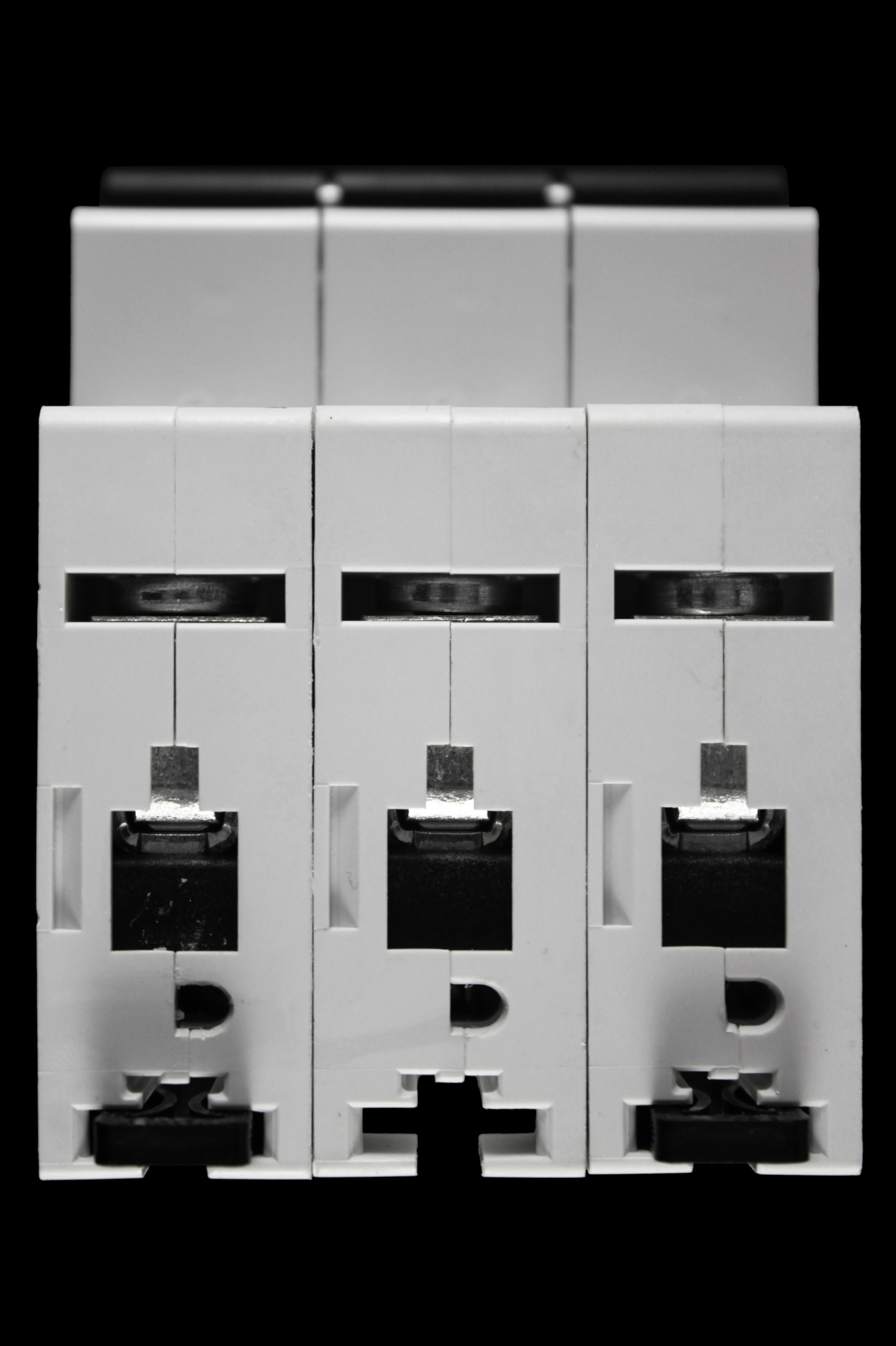 EATON 40 AMP CURVE C 10kA TRIPLE POLE MCB CIRCUIT BREAKER EMCH340