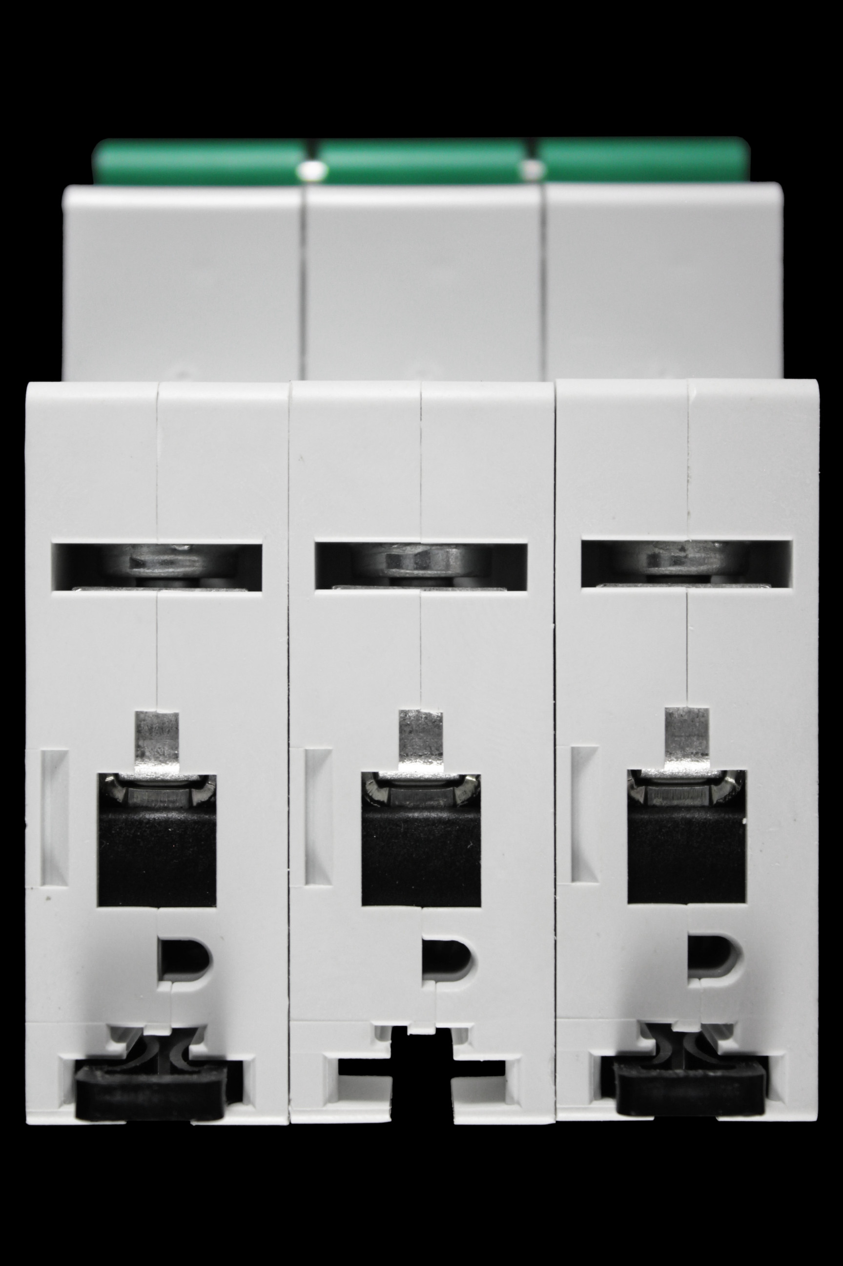 EATON 6 AMP CURVE C 10kA TRIPLE POLE MCB CIRCUIT BREAKER EMCH306