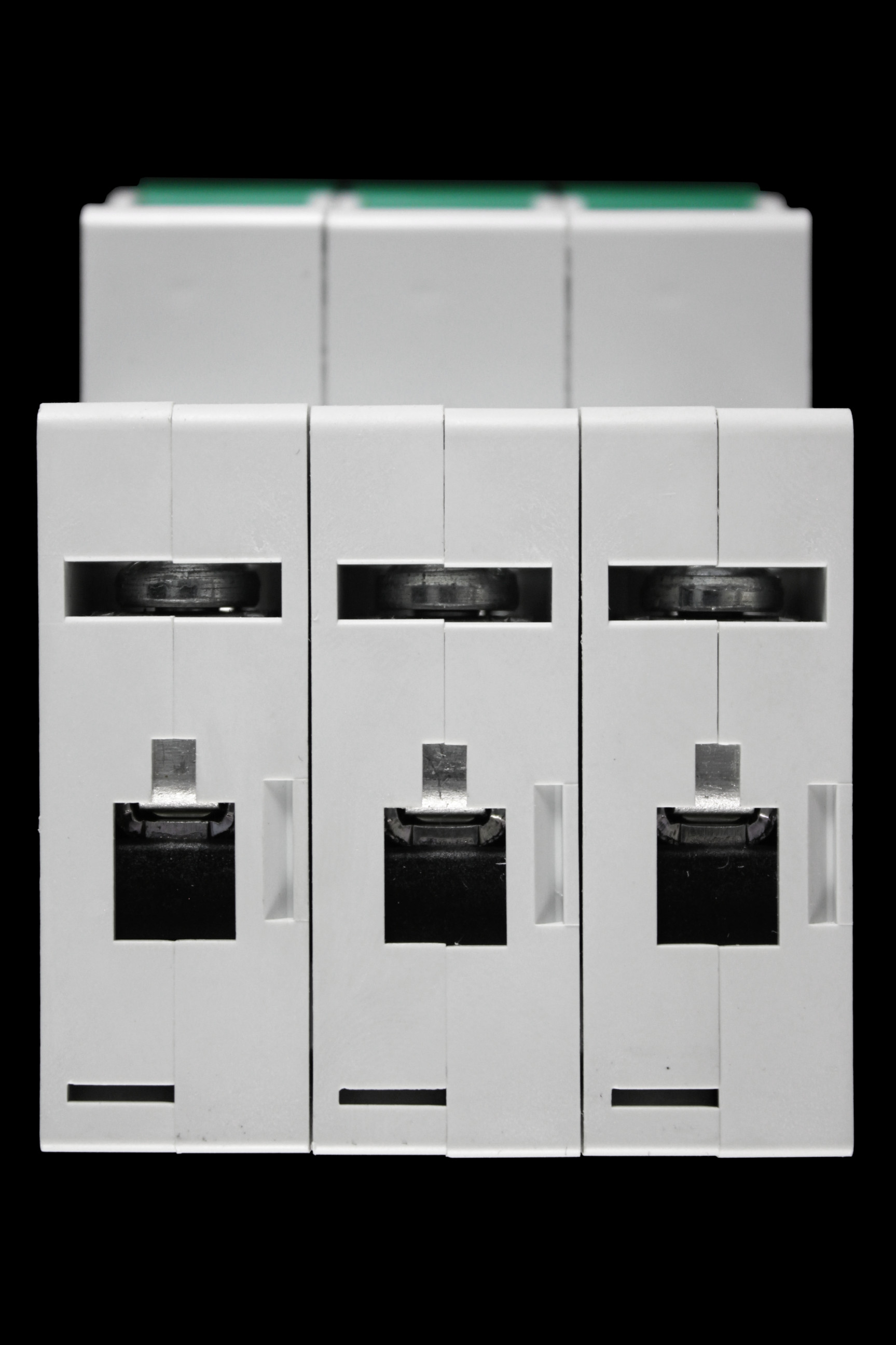 EATON 6 AMP CURVE C 10kA TRIPLE POLE MCB CIRCUIT BREAKER EMCH306