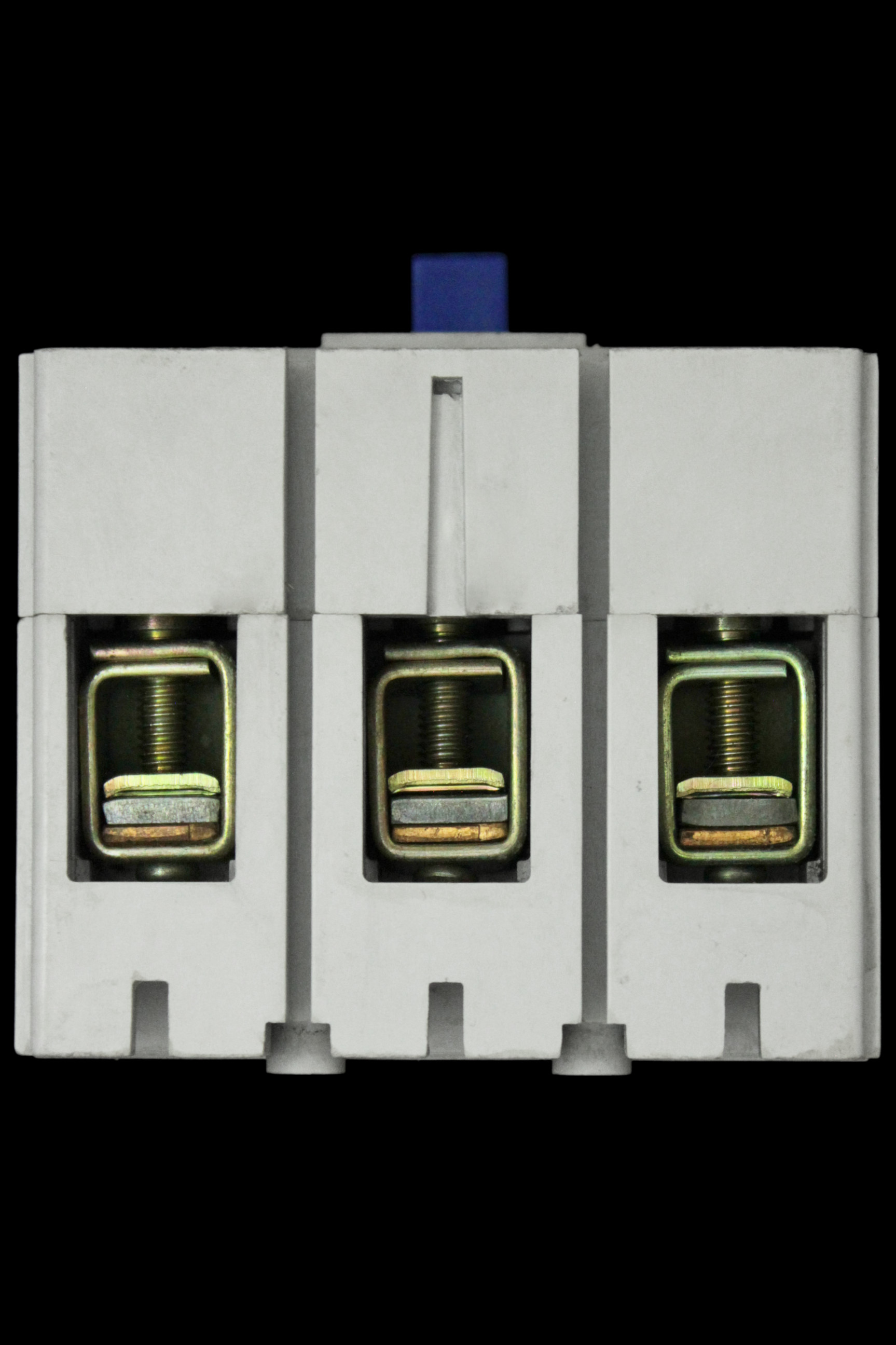 MEM 16 AMP 16kA TRIPLE POLE MCCB MEL163
