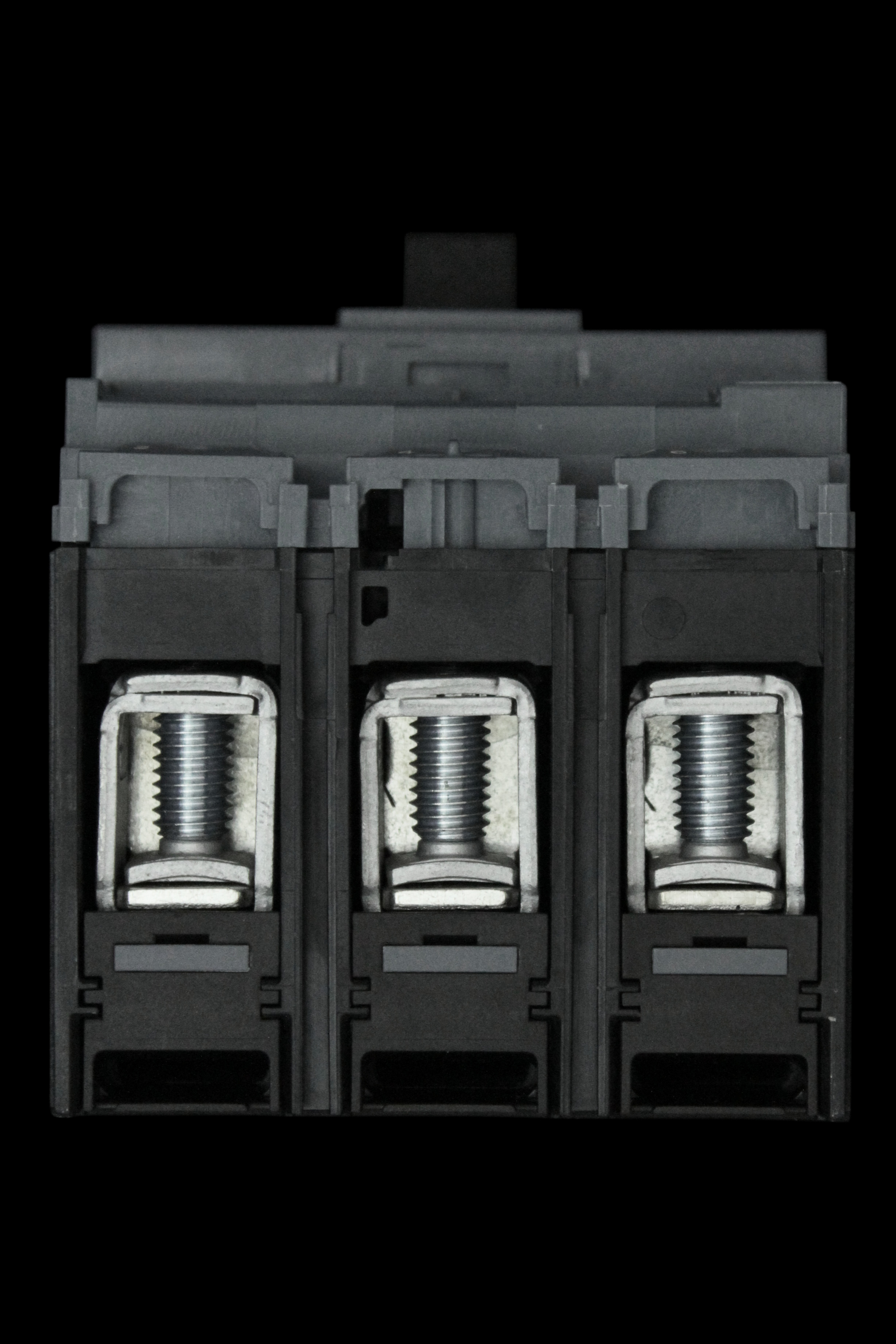 CRABTREE 125 AMP 25kA TRIPLE POLE MCCB 7PBVN3125