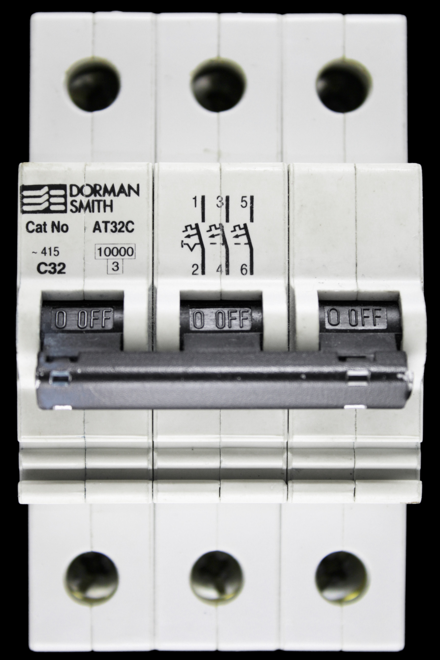 DORMAN SMITH 32 AMP CURVE C 10kA TRIPLE POLE MCB CIRCUIT BREAKER AT32C
