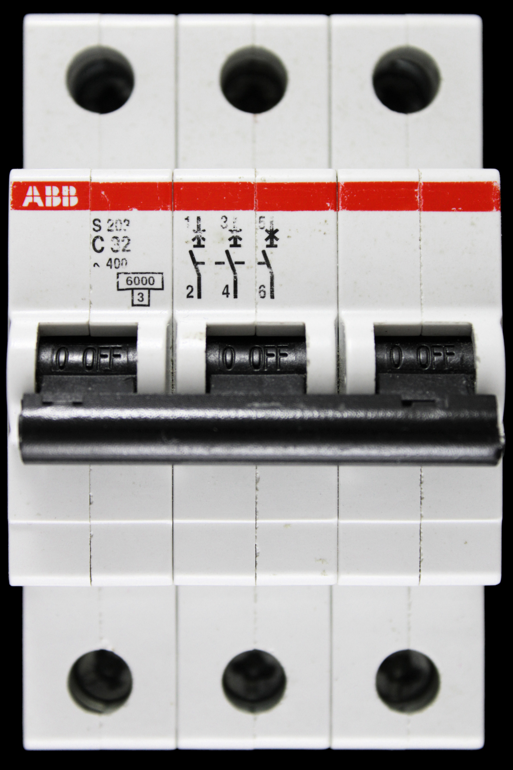ABB 32 AMP CURVE C 6kA TRIPLE POLE MCB CIRCUIT BREAKER 2CDS253001R0324 S203