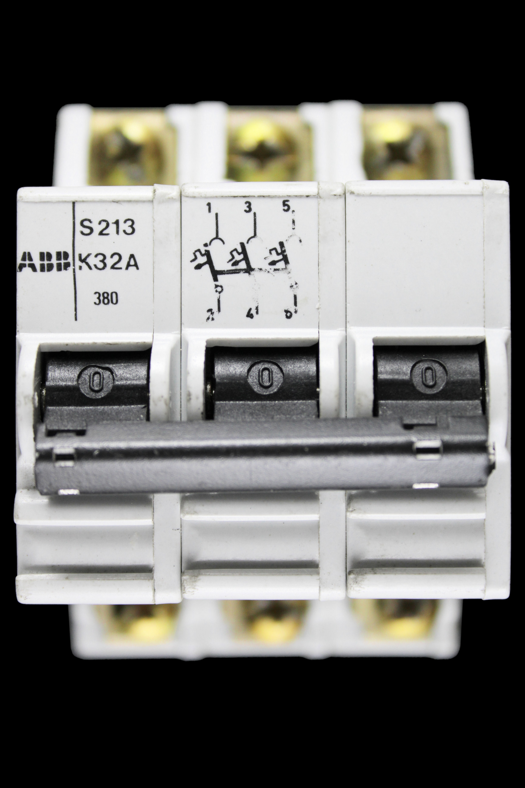 ABB 32 AMP CURVE K TRIPLE POLE MCB CIRCUIT BREAKER S213