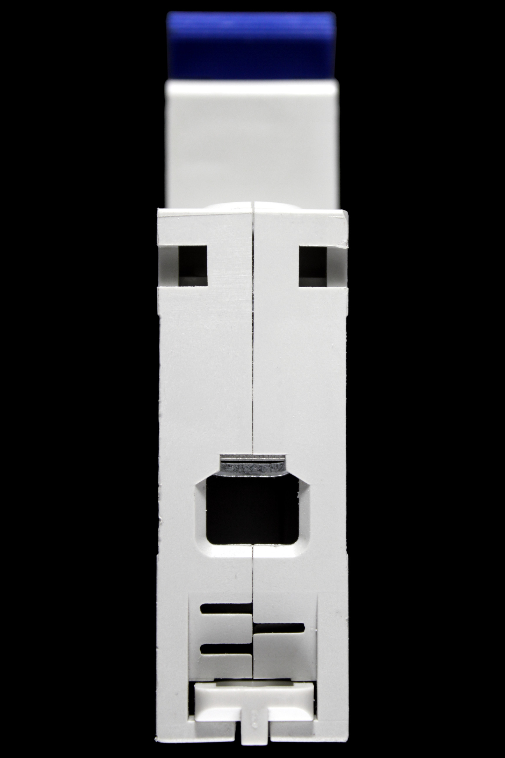 AED 32 AMP CURVE B 6kA MCB CIRCUIT BREAKER VB12-63