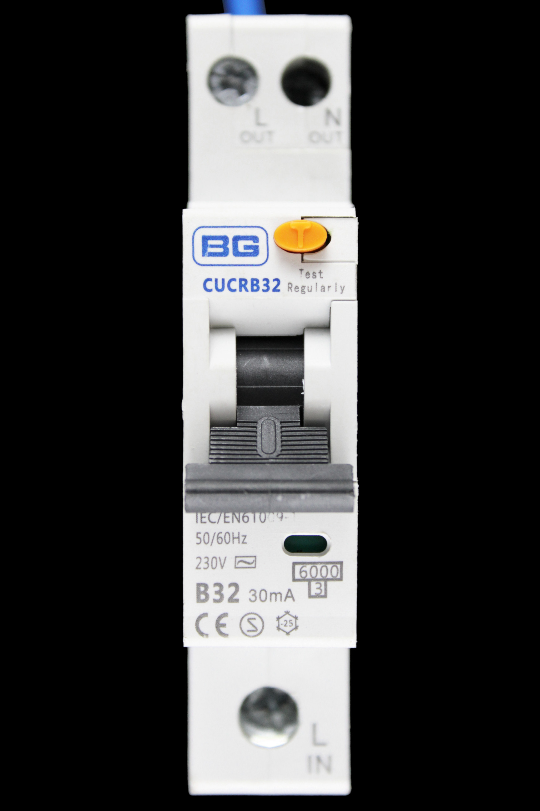 BG BRITISH GENERAL 32 AMP CURVE B 6kA 30mA RCBO TYPE AC CUCRB32